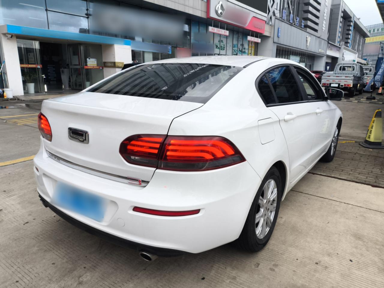 Qoros 3 2021 thumb 6