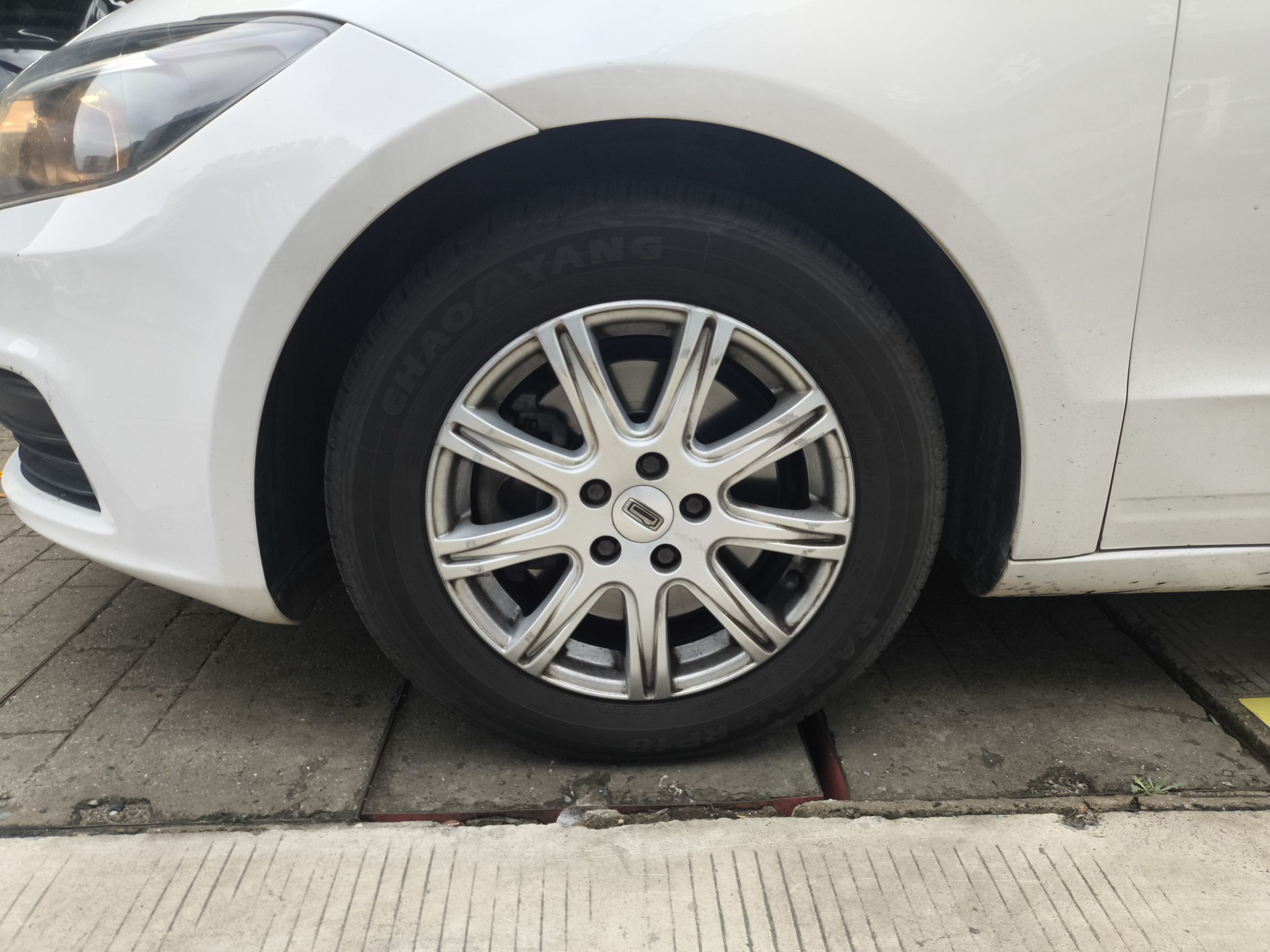 Qoros 3 2021 thumb 8