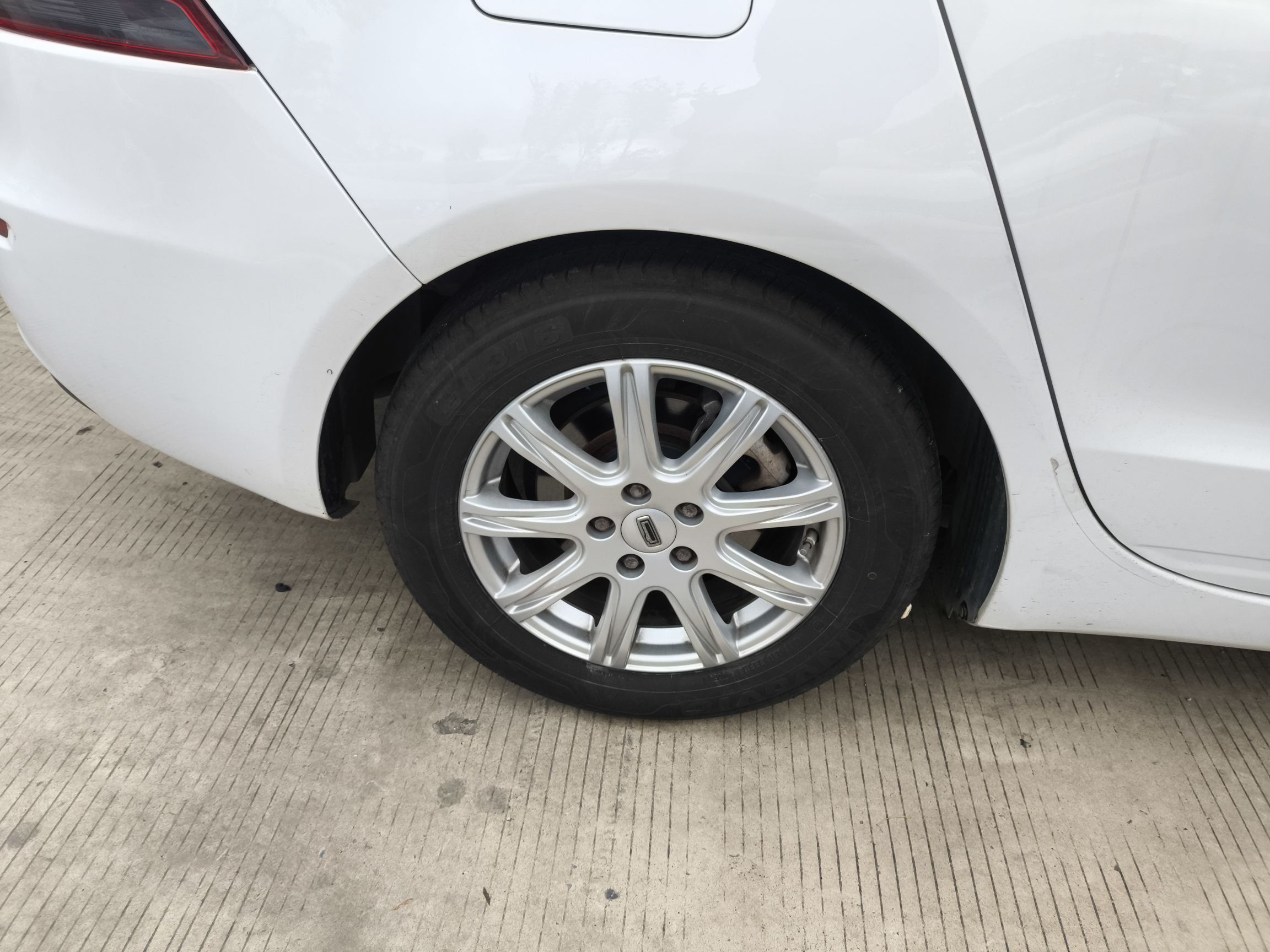 Qoros 3 2021 thumb 10