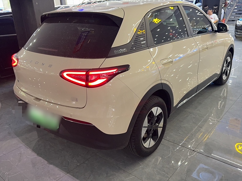 Geely Galaxy Starwish 2025 thumb 2