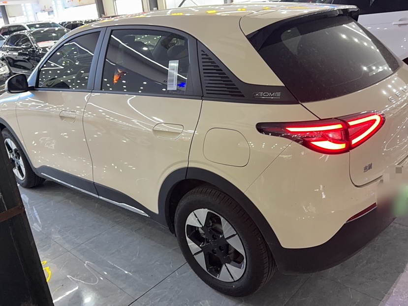 Geely Galaxy Starwish 2025 thumb 5