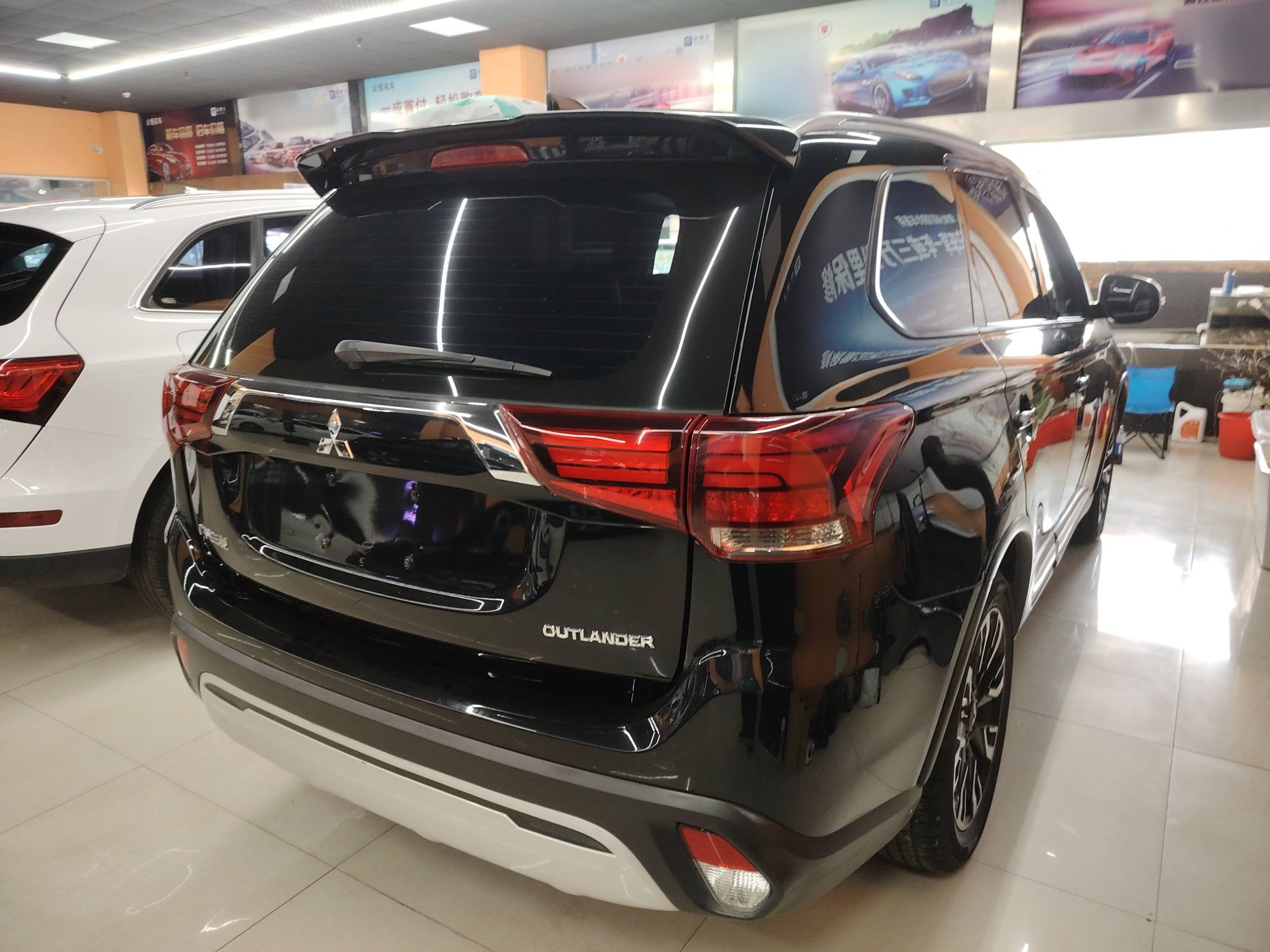 Mitsubishi Outlander 2019 thumb 6