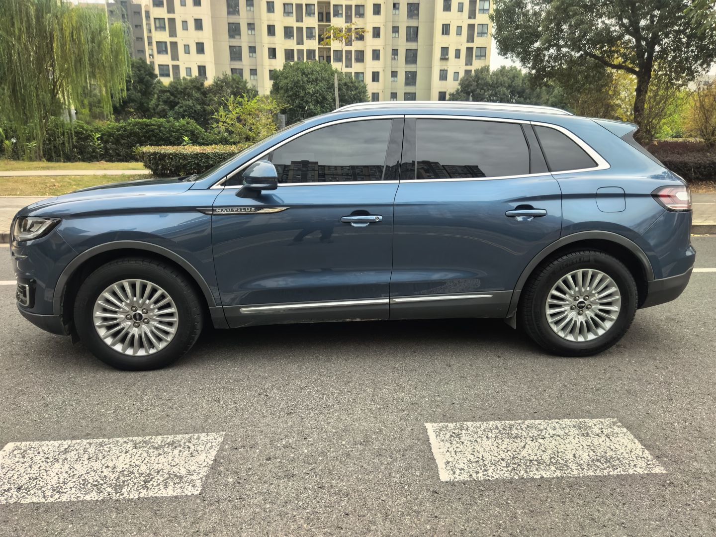 Lincoln Navigator 2019 thumb 9