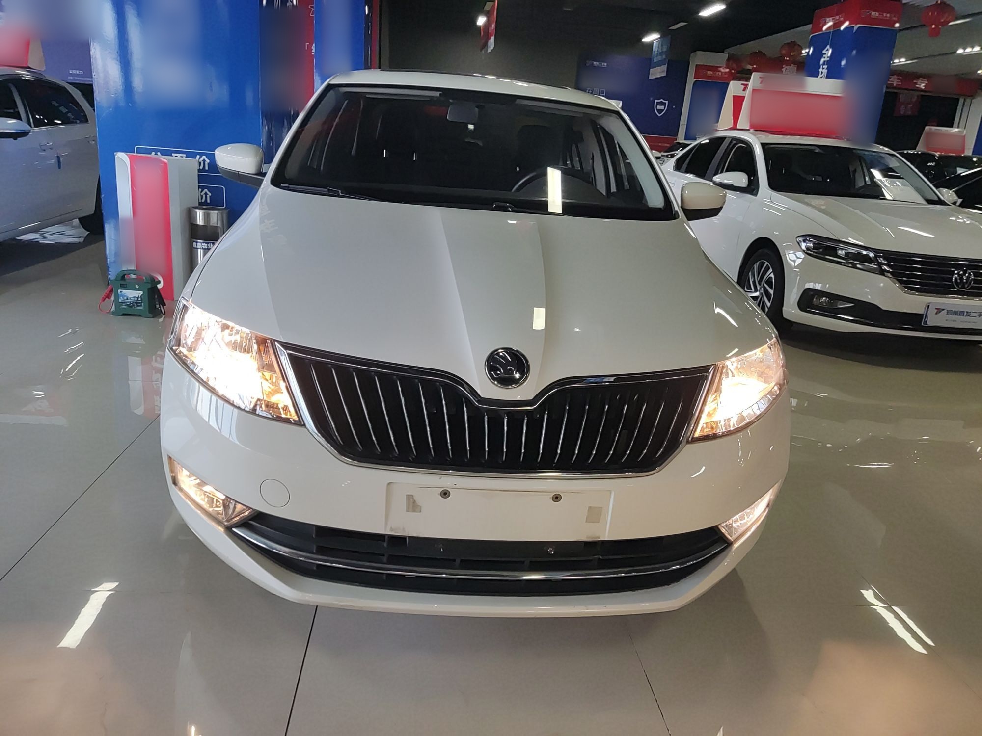 Skoda Rapid 2019 thumb 2