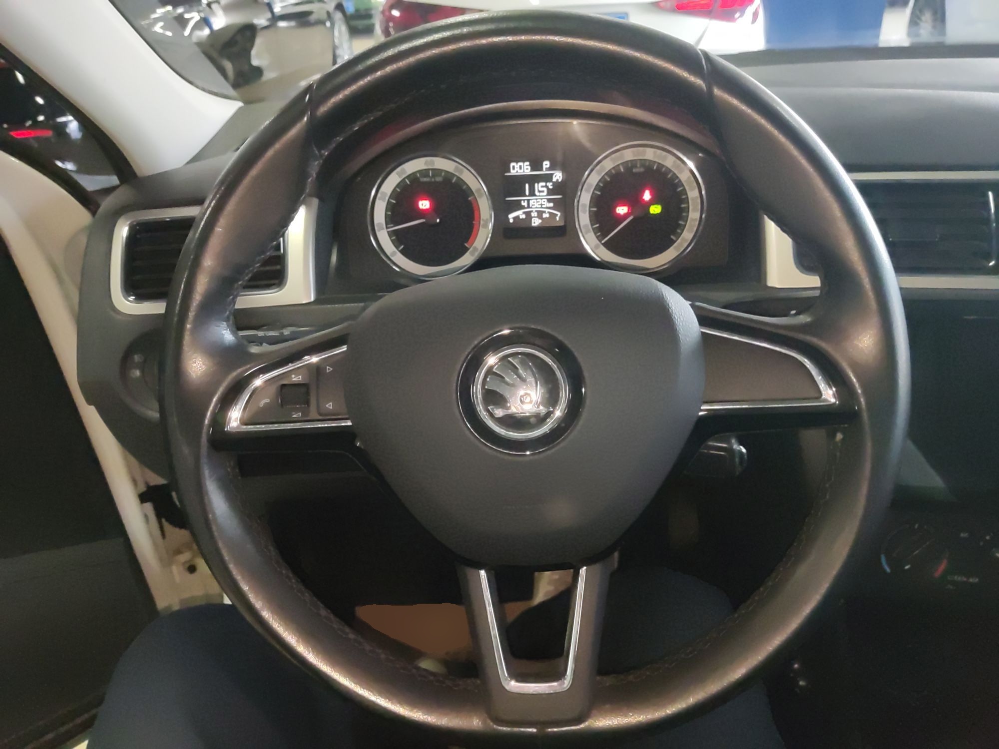 Skoda Rapid 2019 thumb 10