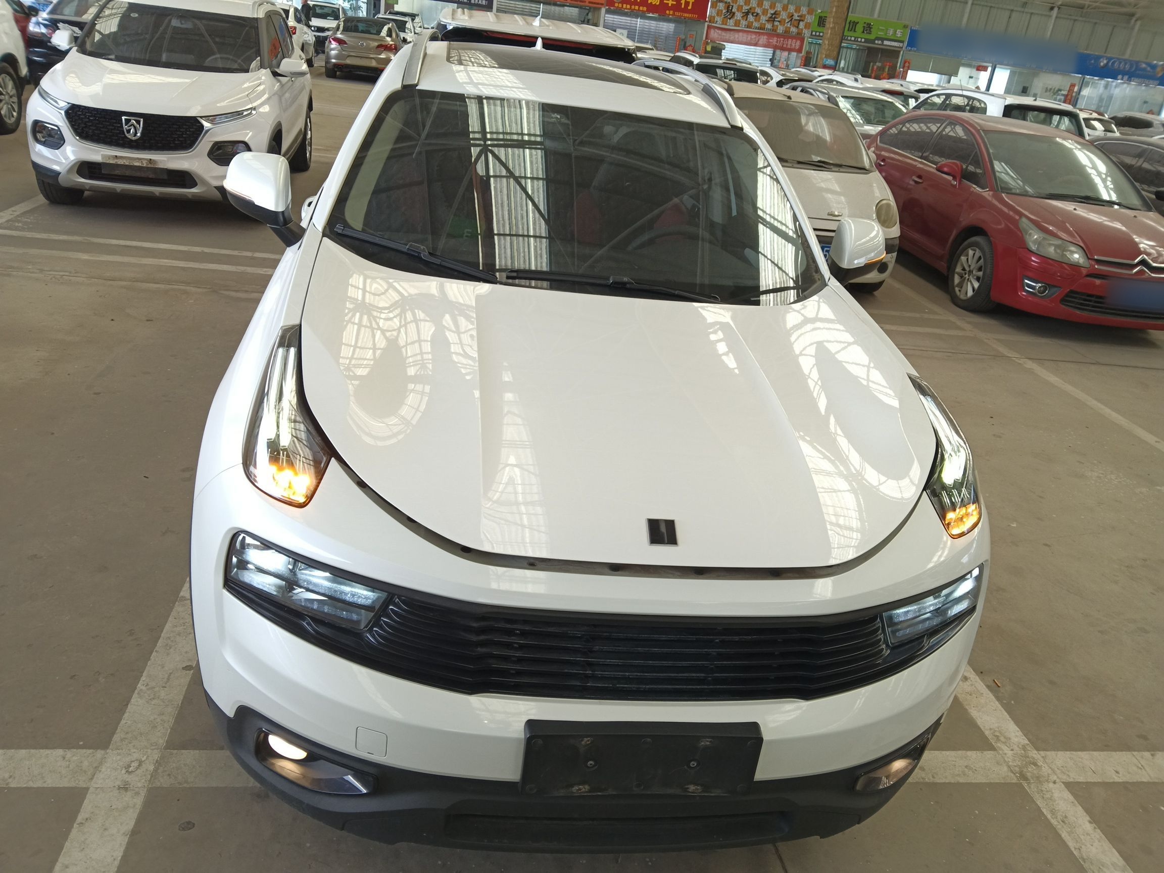 Lynk & Co 01 2019 thumb 2
