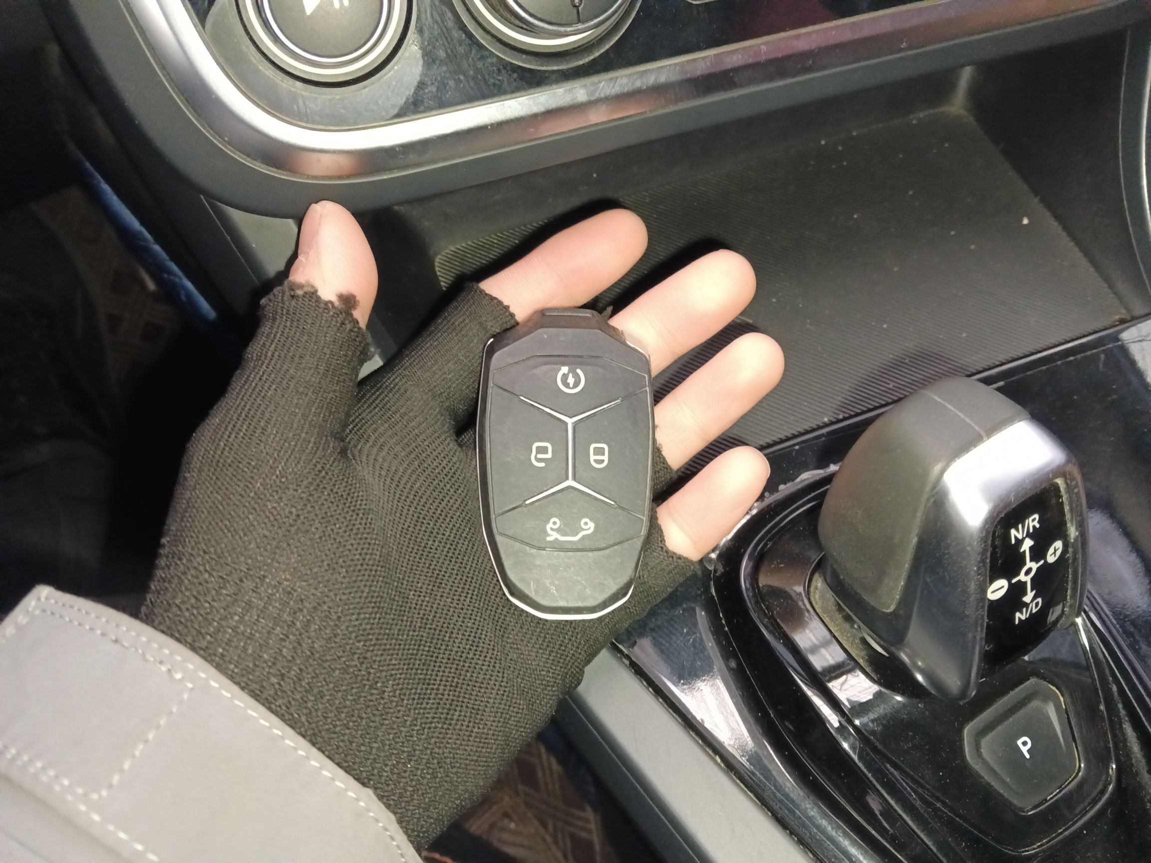 Lynk & Co 01 2019 thumb 8