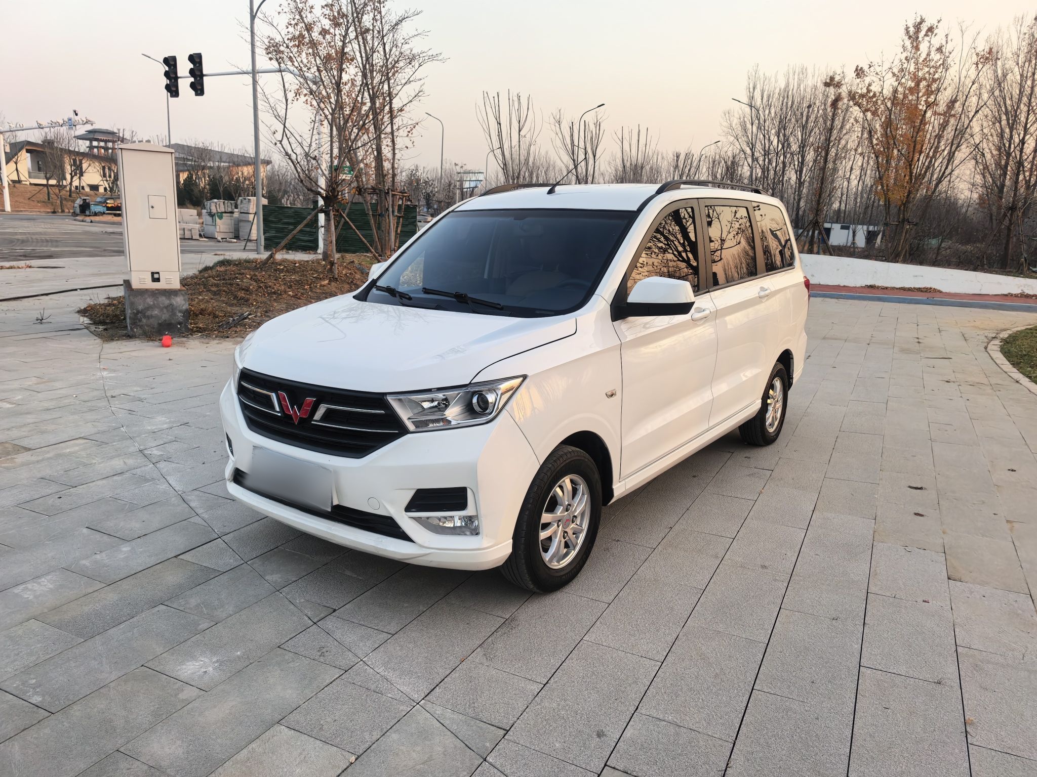 Wuling Hong Guang 2021 thumb 3