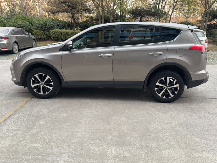 Toyota RAV4 2019 thumb 3