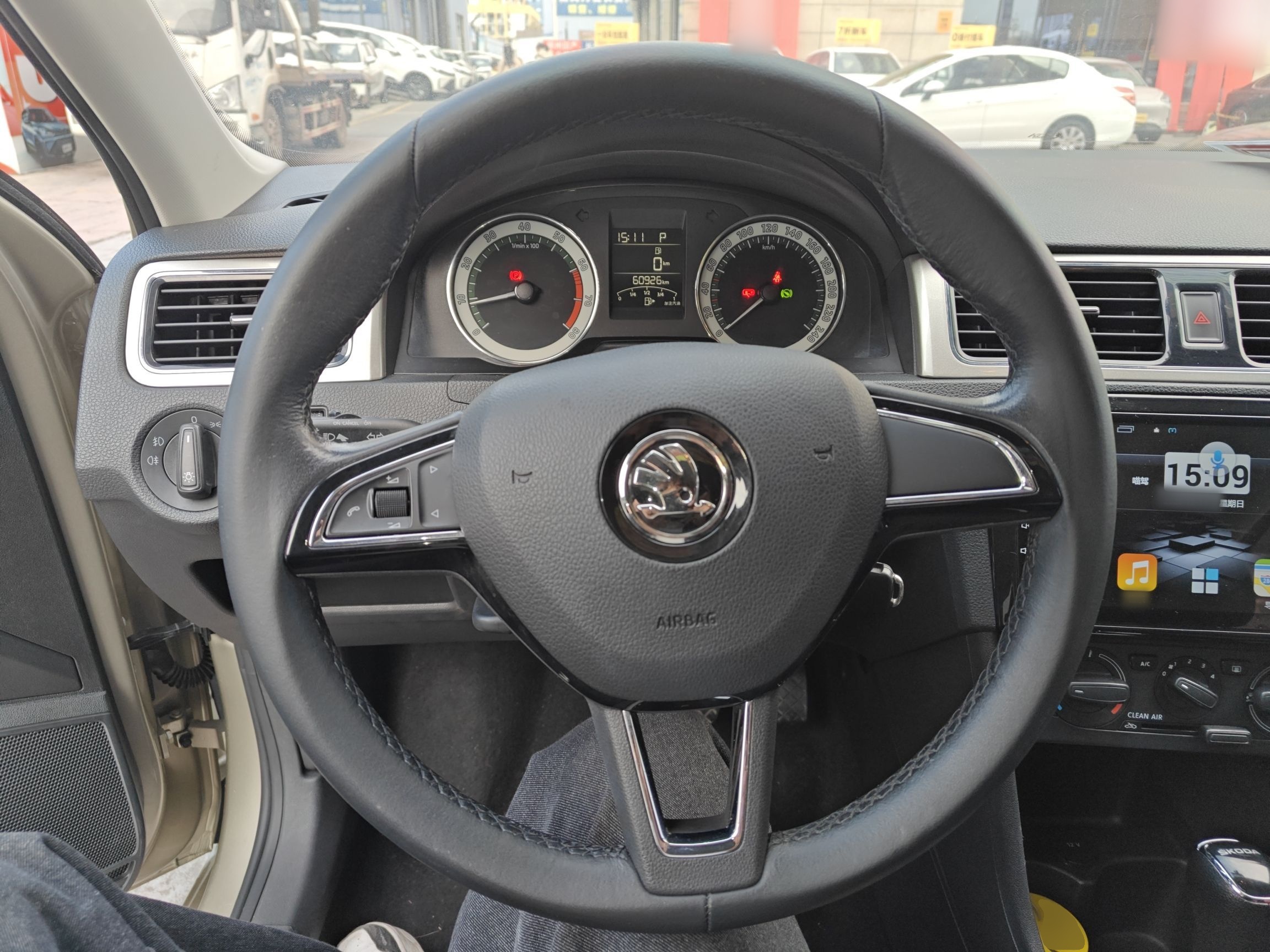 Skoda Rapid 2019 thumb 10
