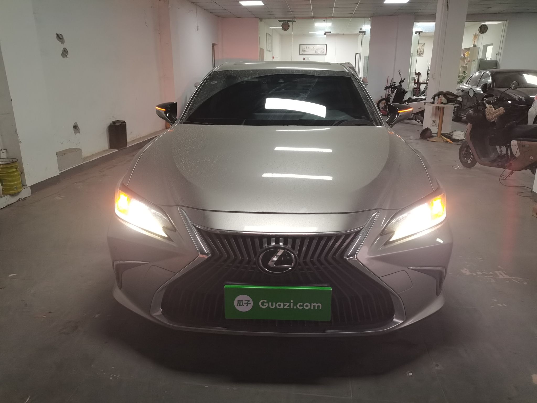 Lexus ES 2020 thumb 2