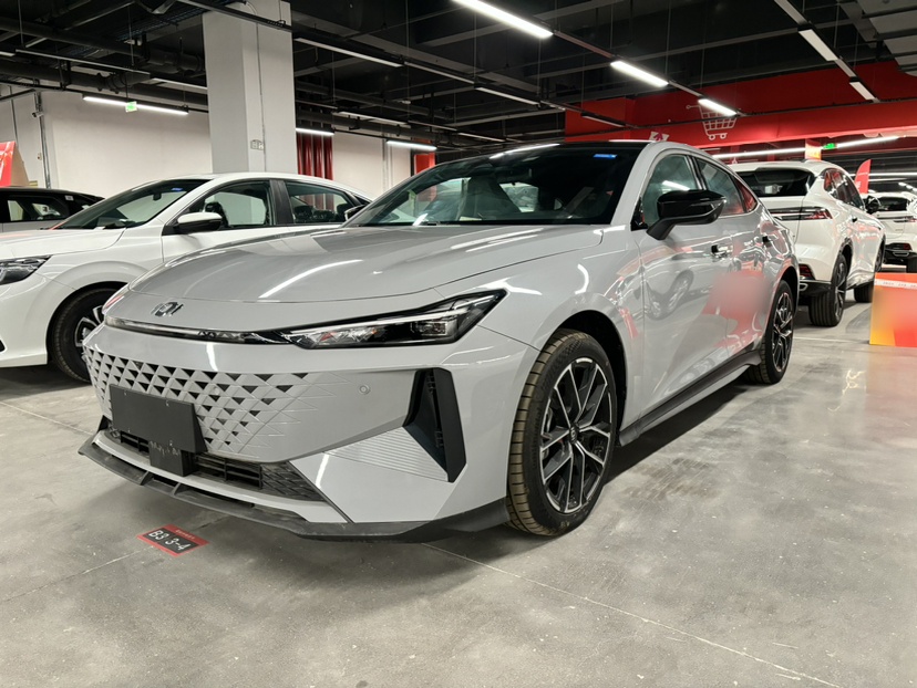 Changan Qiyuan A06 2023 thumb 7