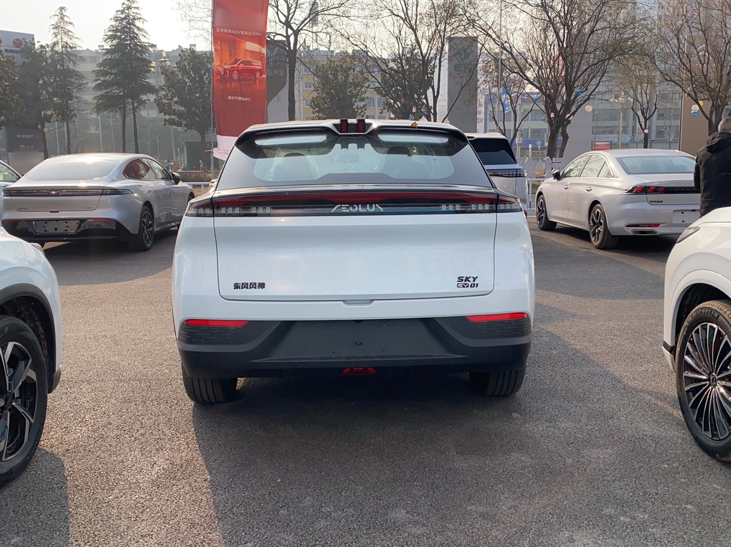 Dongfeng Aeolus SKY EV01 2024 thumb 5