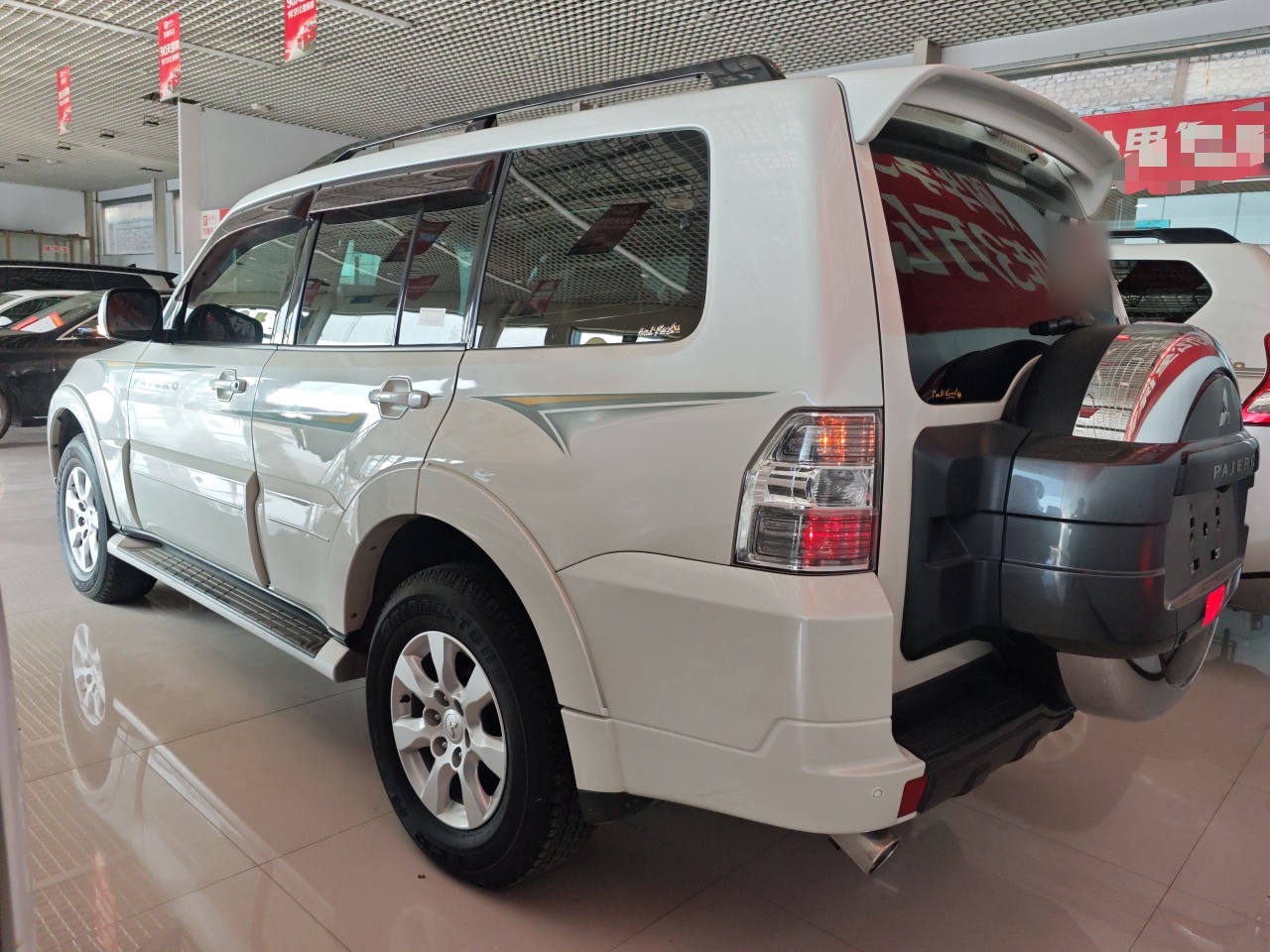 Mitsubishi Pajero 2019 thumb 4