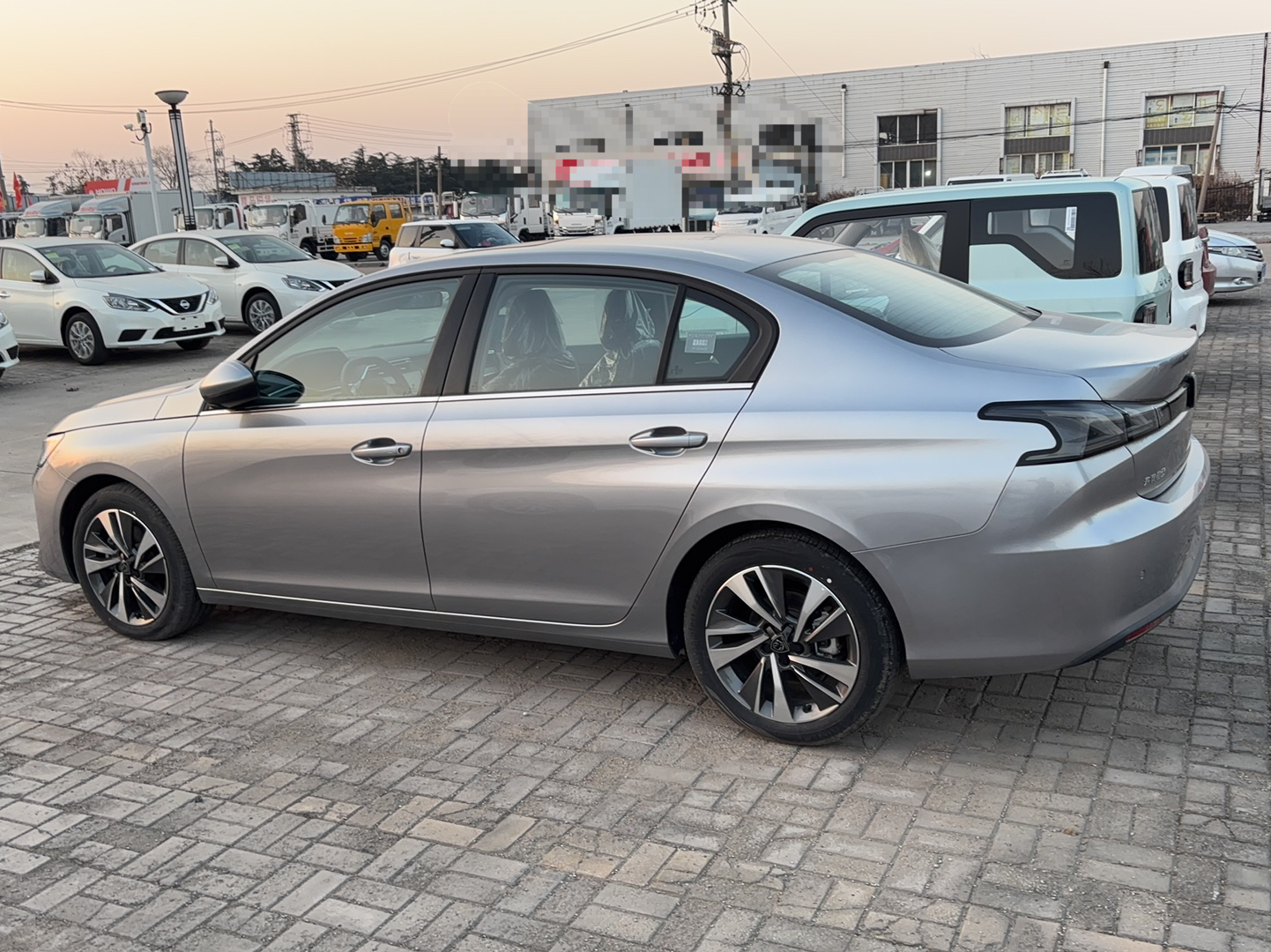 Peugeot 408 2022 thumb 6