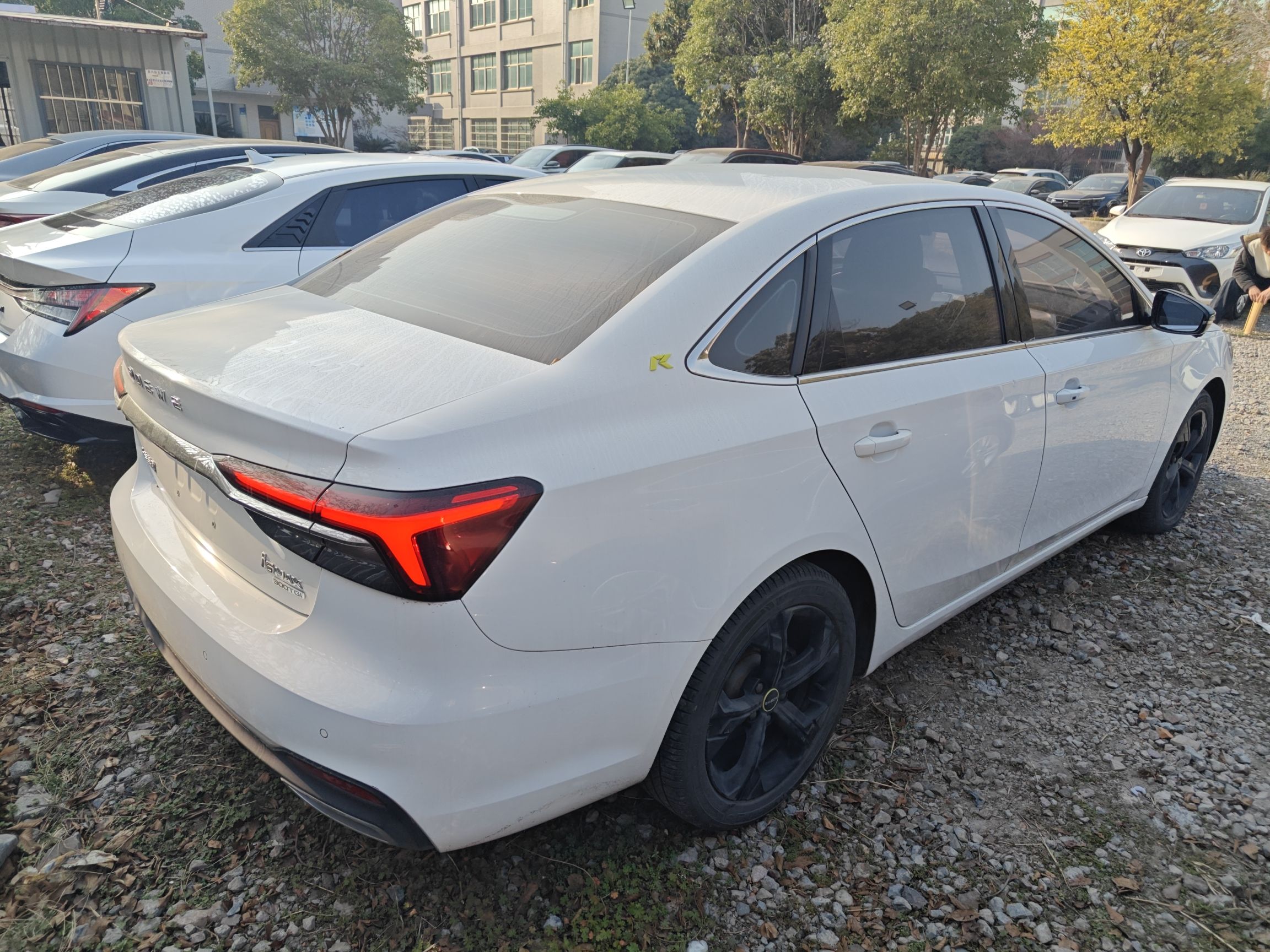 Roewe i6 2020 thumb 6