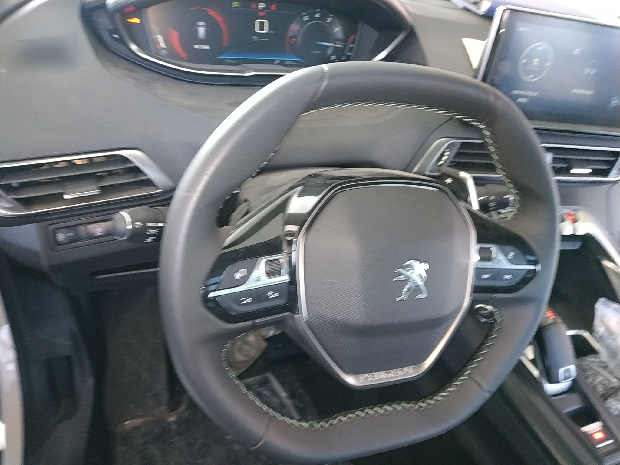 Peugeot 5008 2021 thumb 10