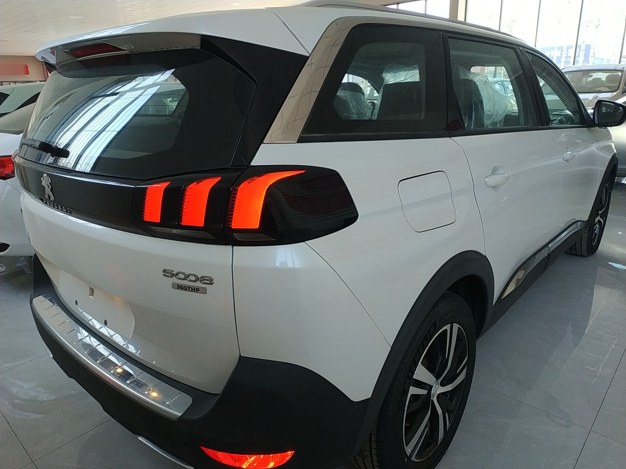 Peugeot 5008 2021 thumb 4