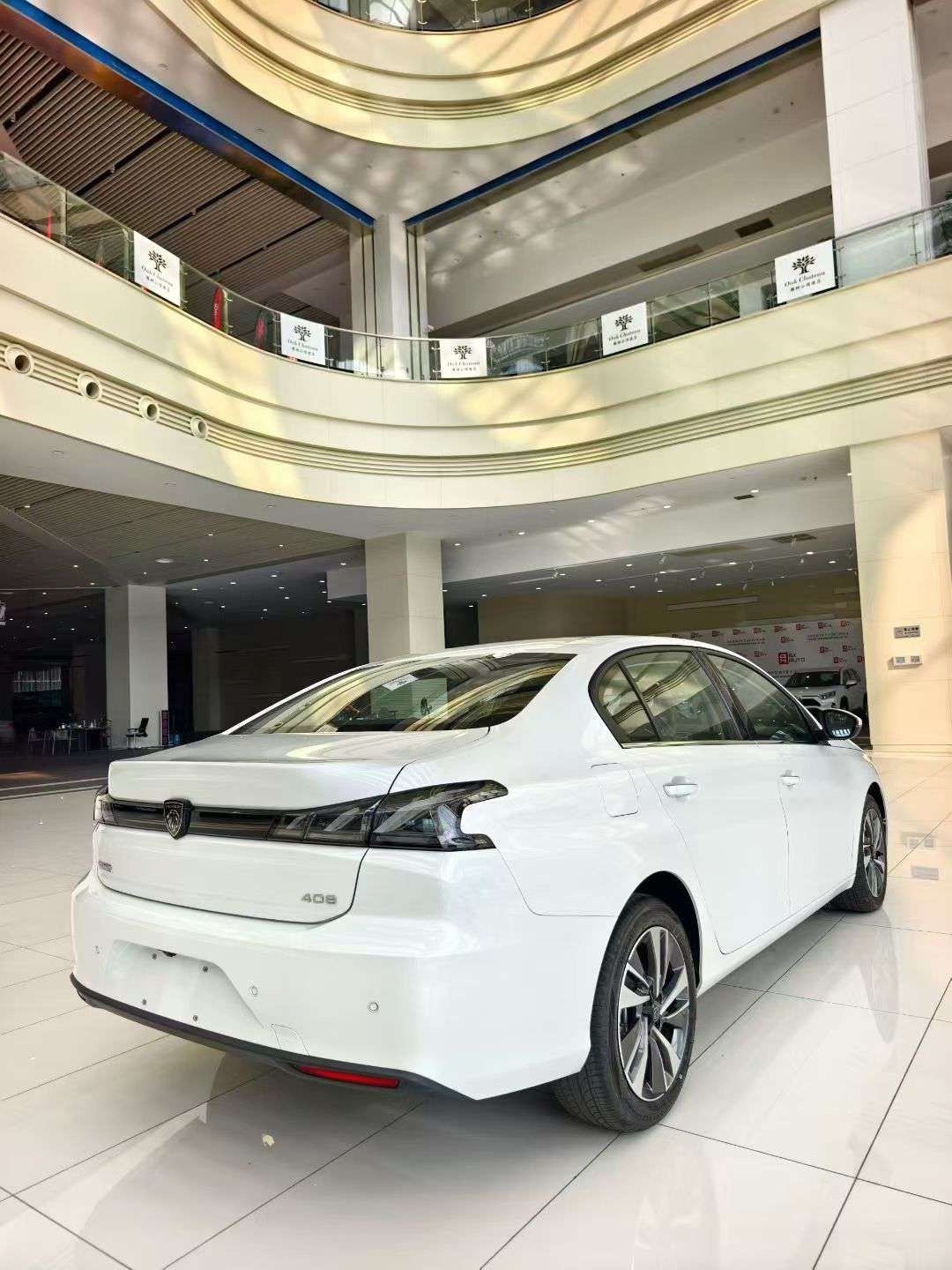 Peugeot 408 2022 thumb 6