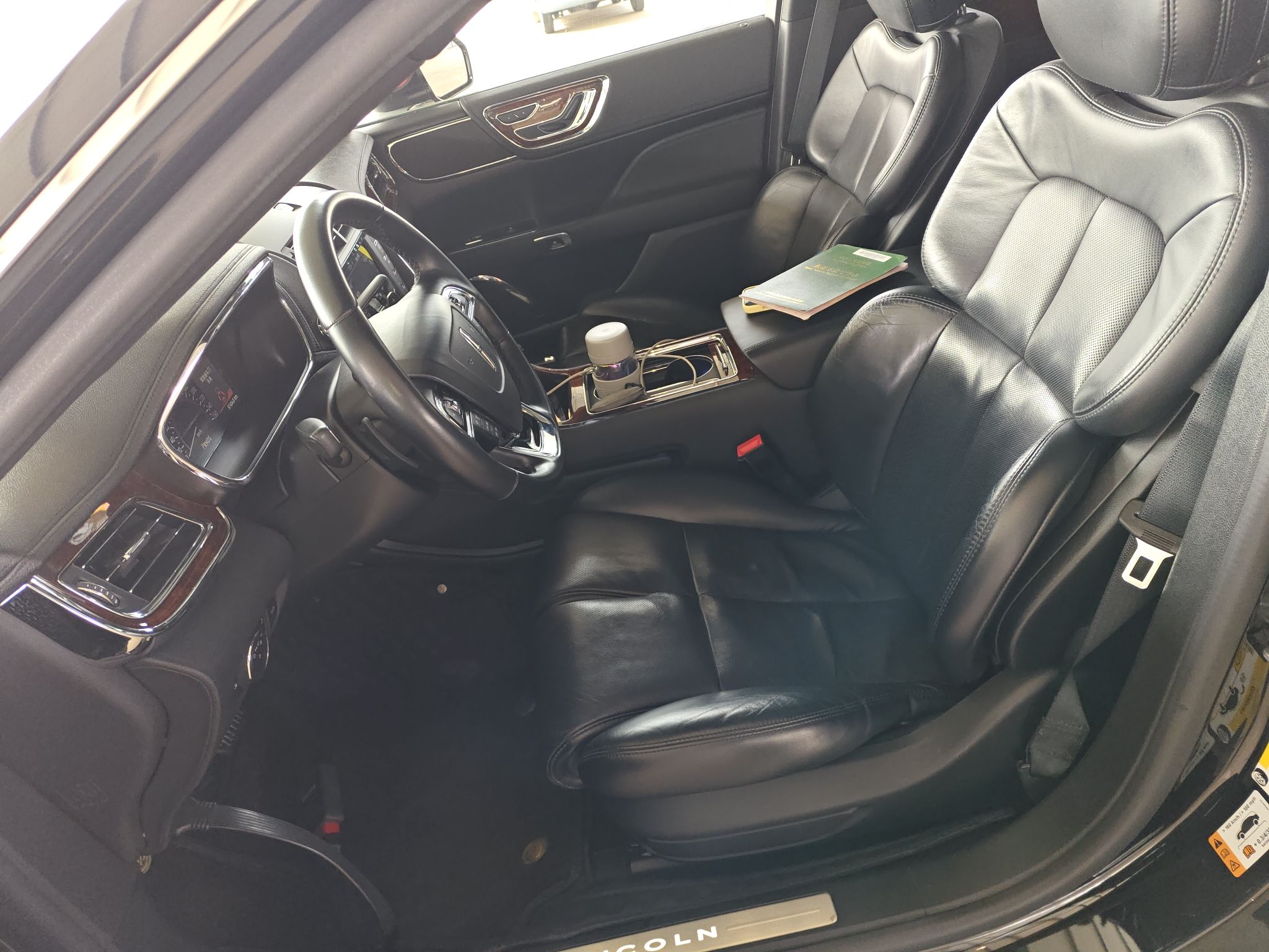 Lincoln Continental 2019 thumb 12