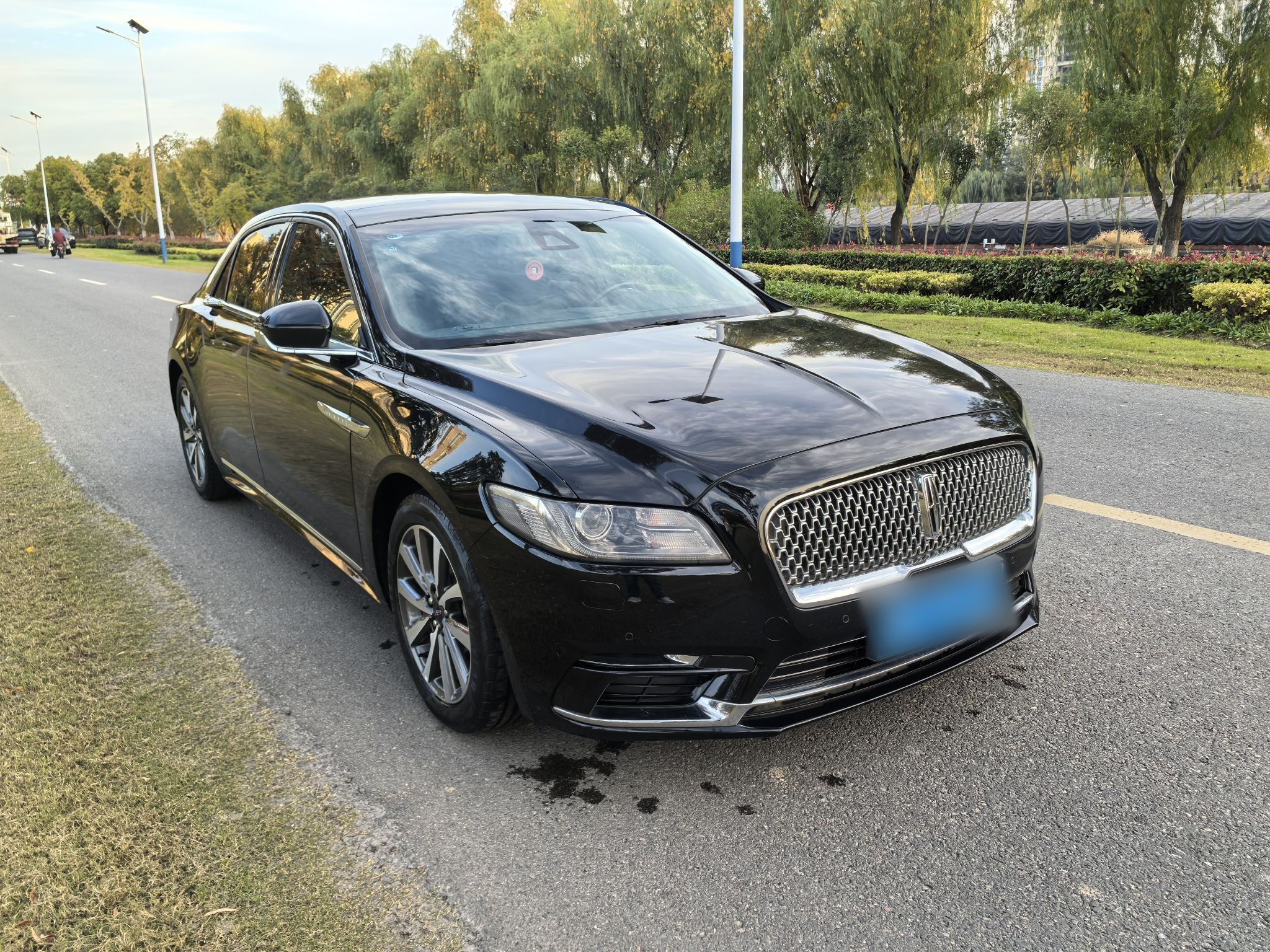 Lincoln Continental 2019 thumb 3