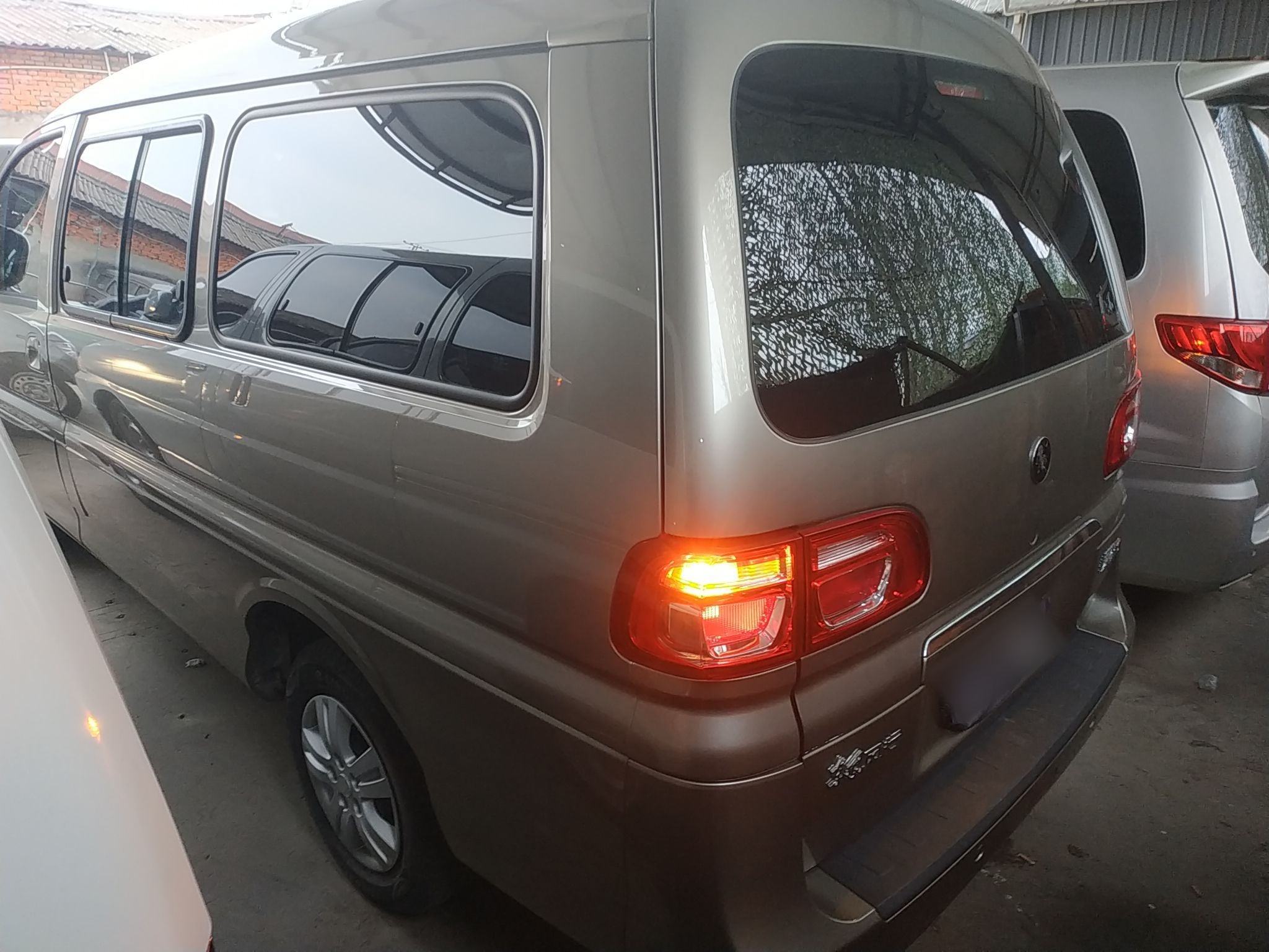 Dongfeng Fengxing Lingzhi 2023 thumb 4
