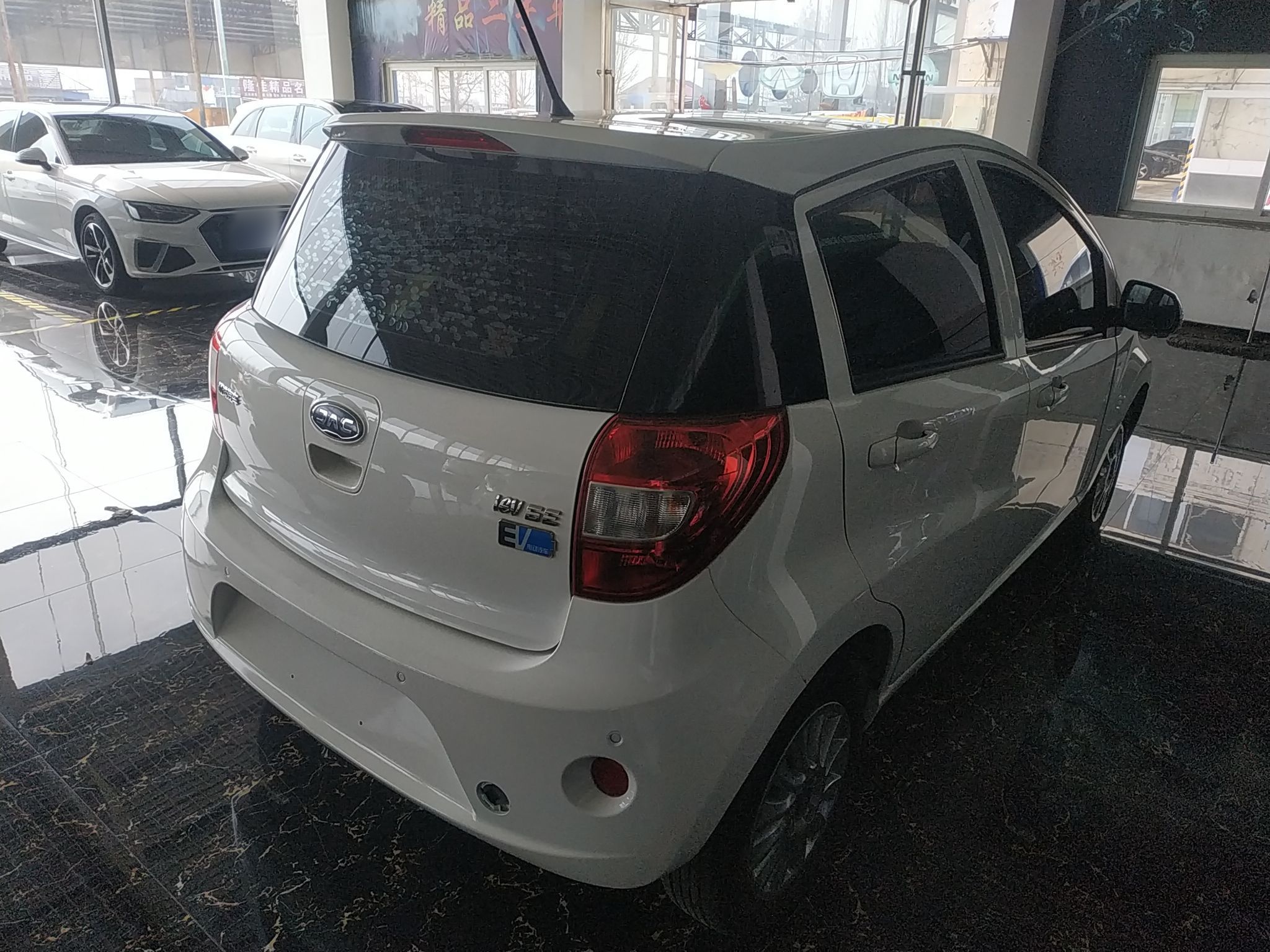 JAC iEV6E 2019 thumb 4
