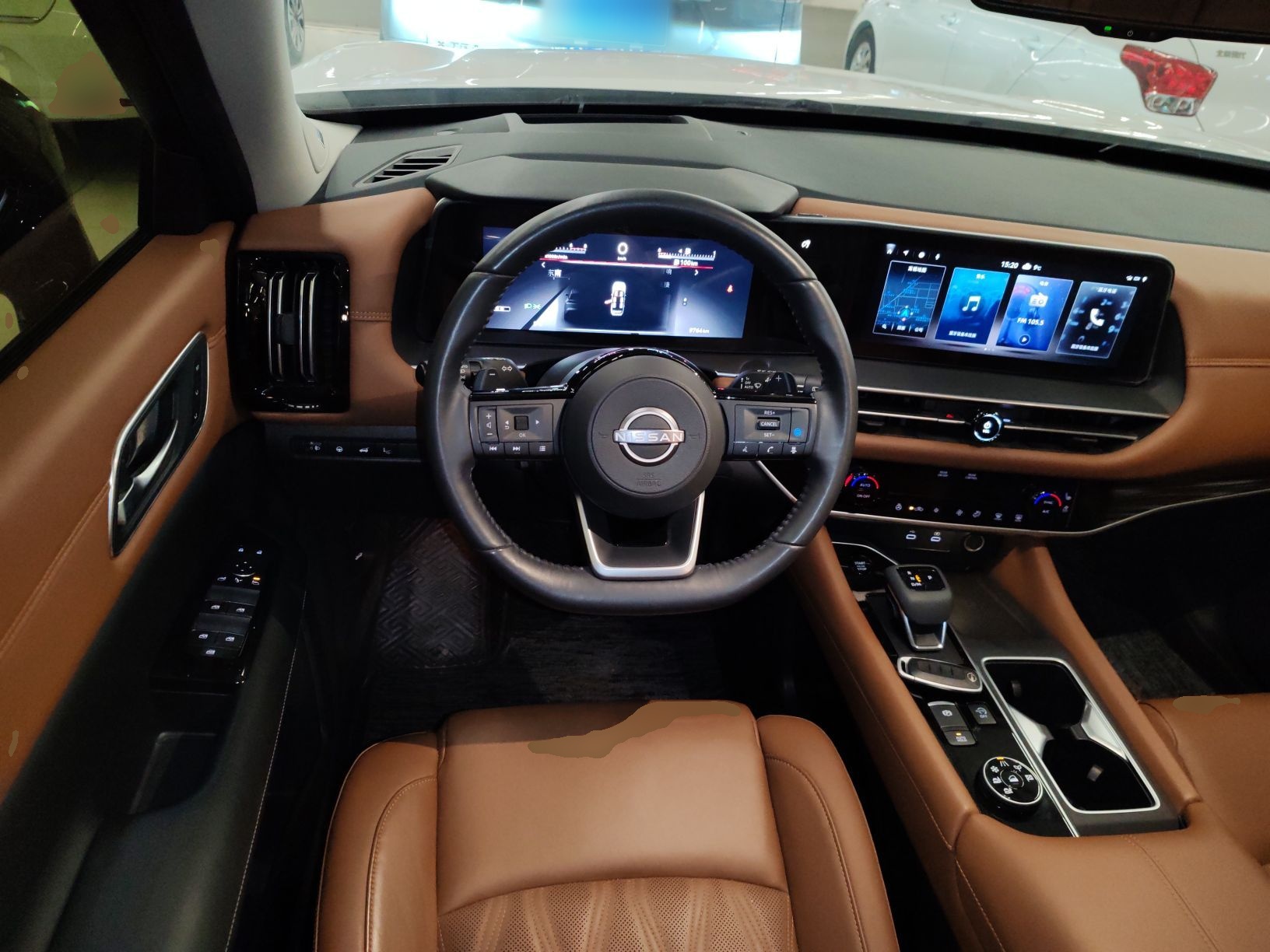 Nissan Pathfinder 2024 thumb 10