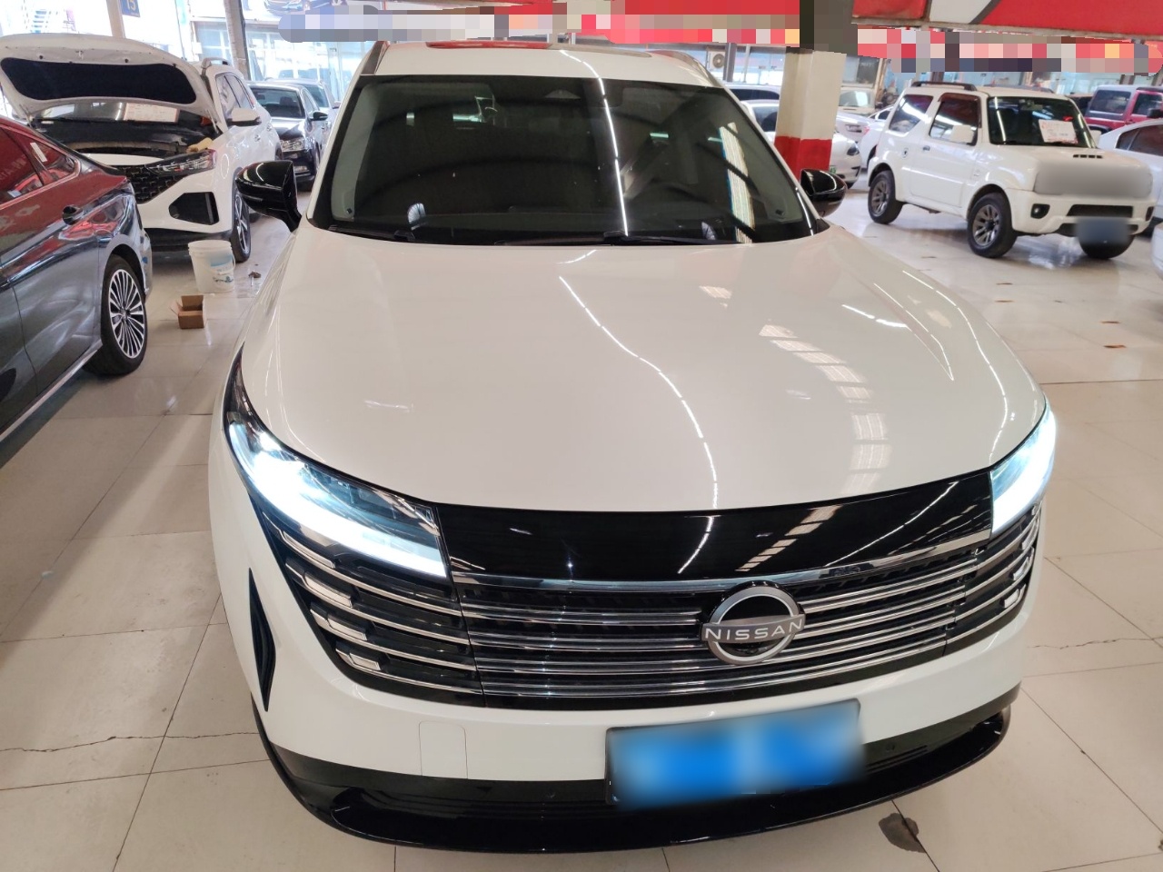 Nissan Pathfinder 2024 thumb 2