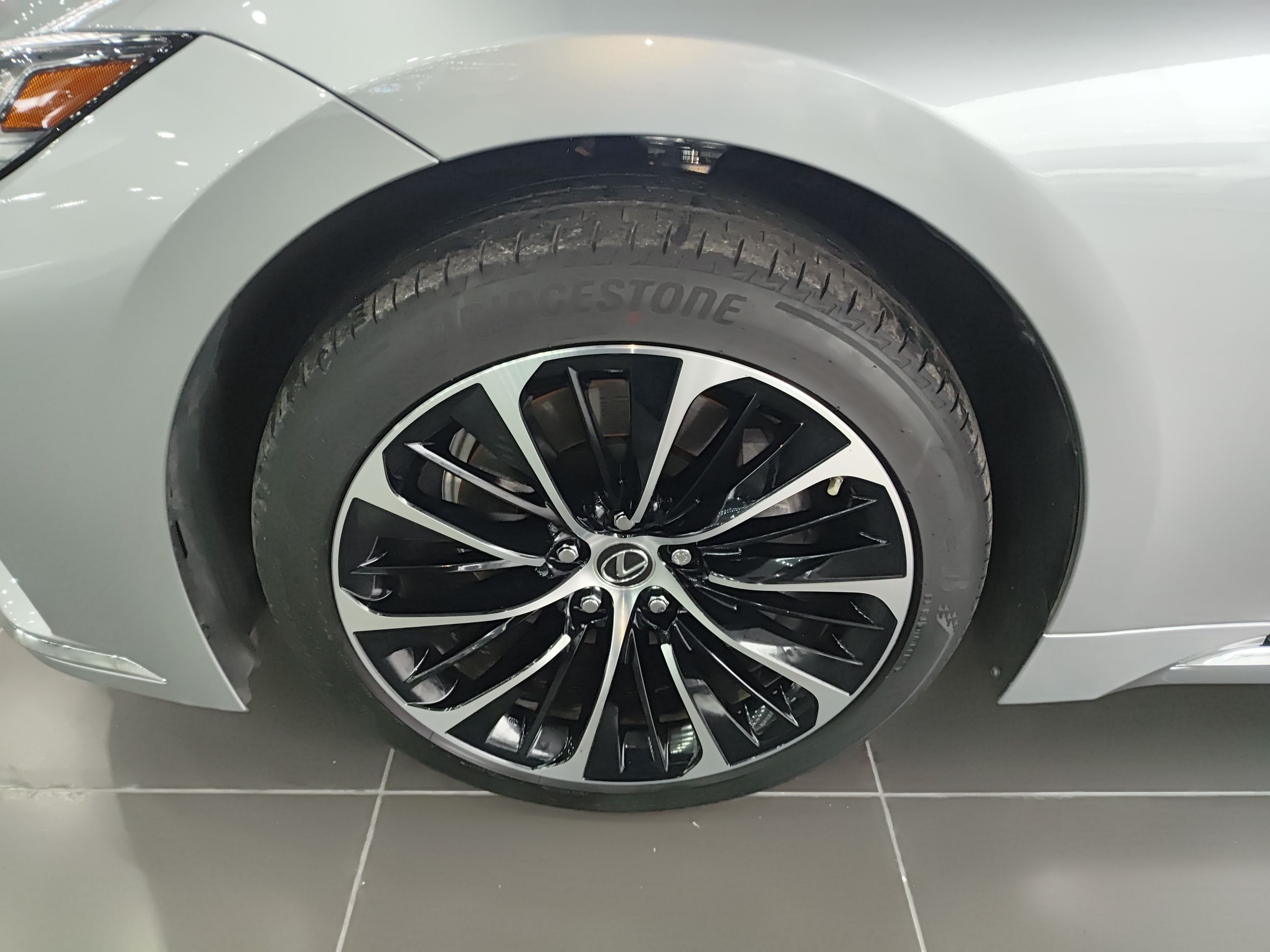 Lexus LS 2021 thumb 8