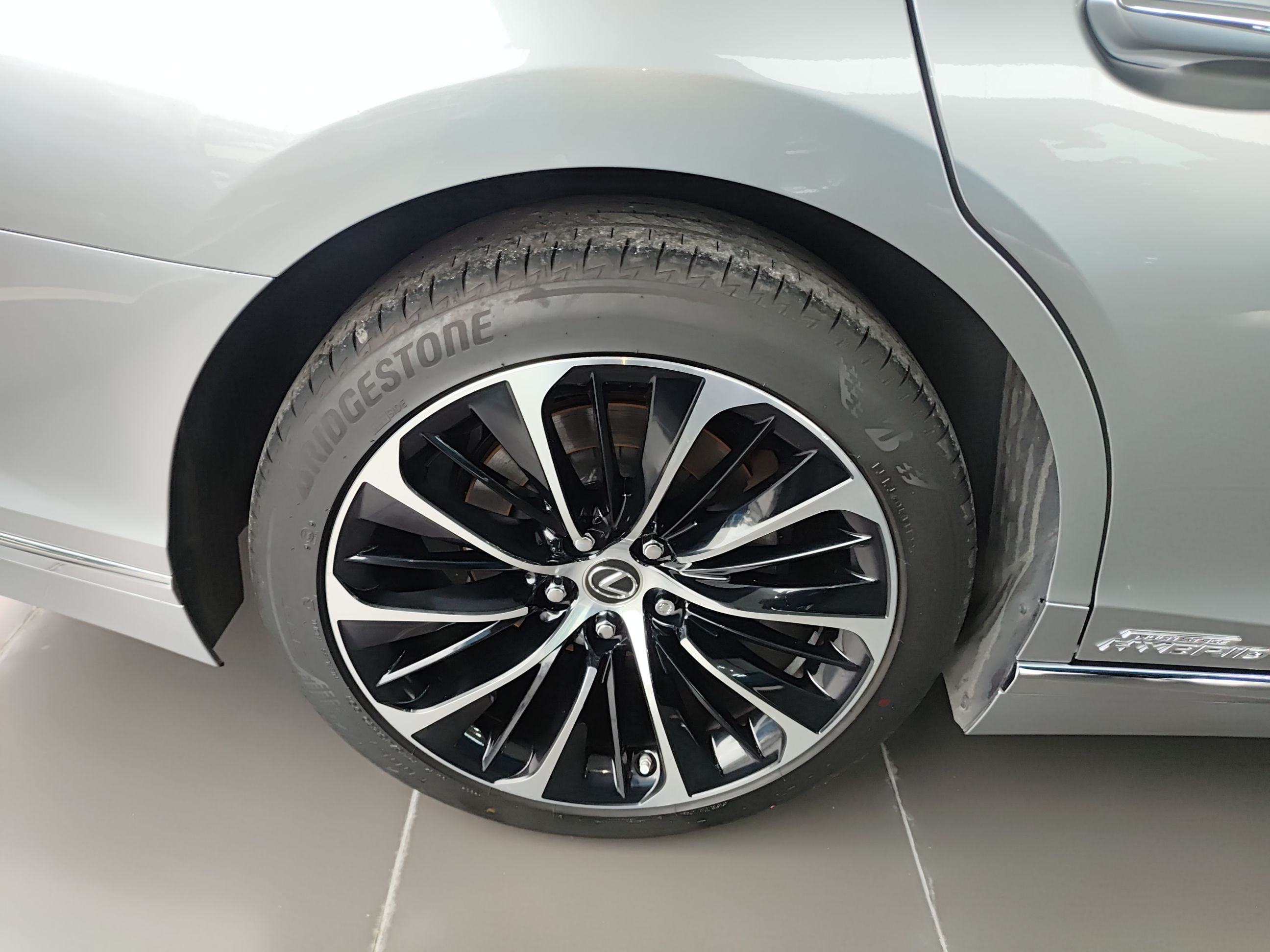 Lexus LS 2021 thumb 9