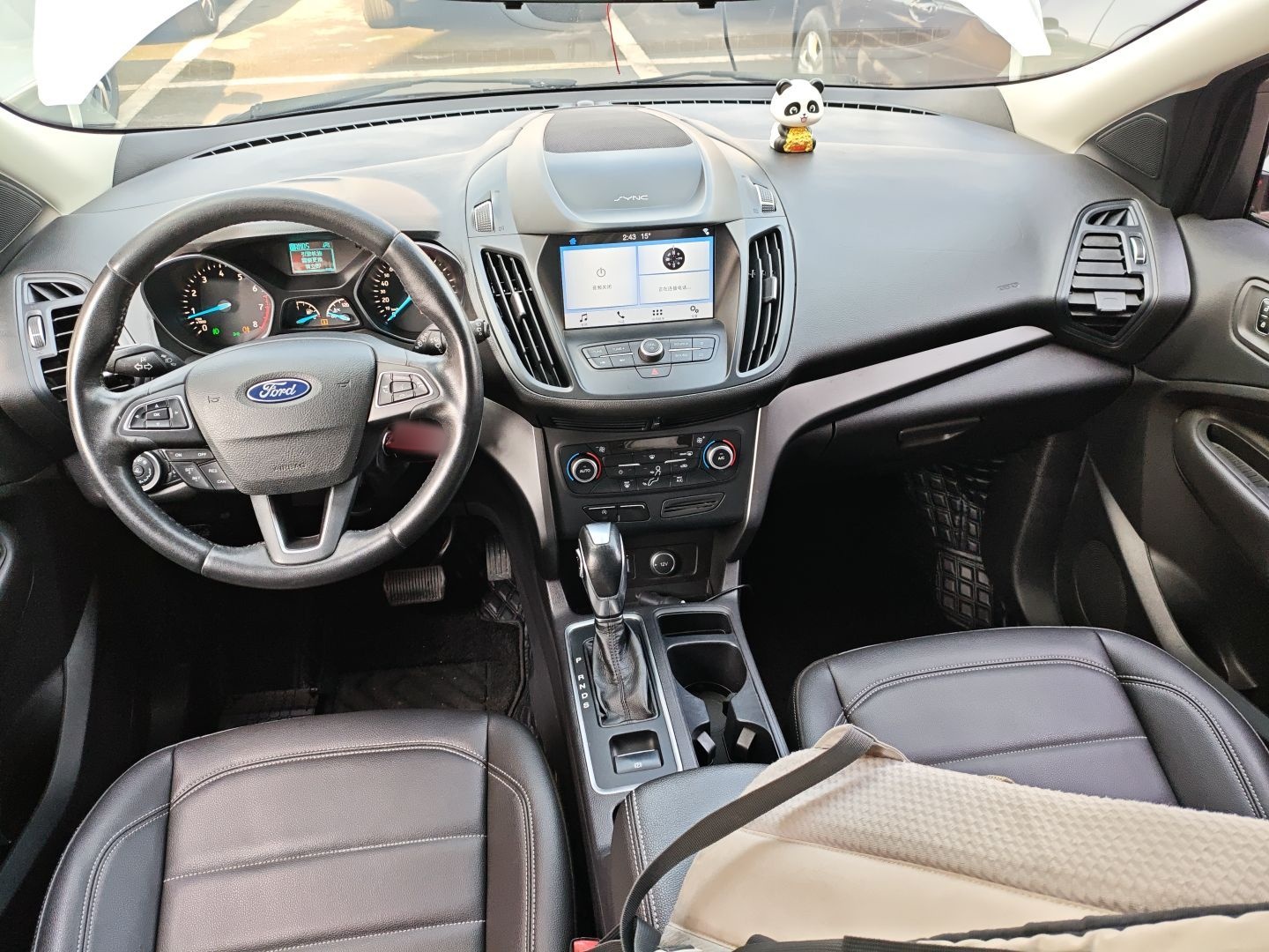 Ford Kuga 2019 thumb 9