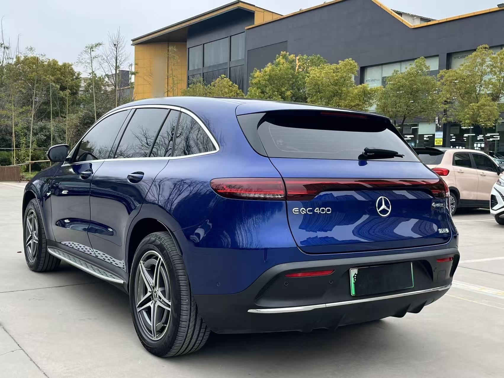 Mercedes-Benz EQC 2021 thumb 10