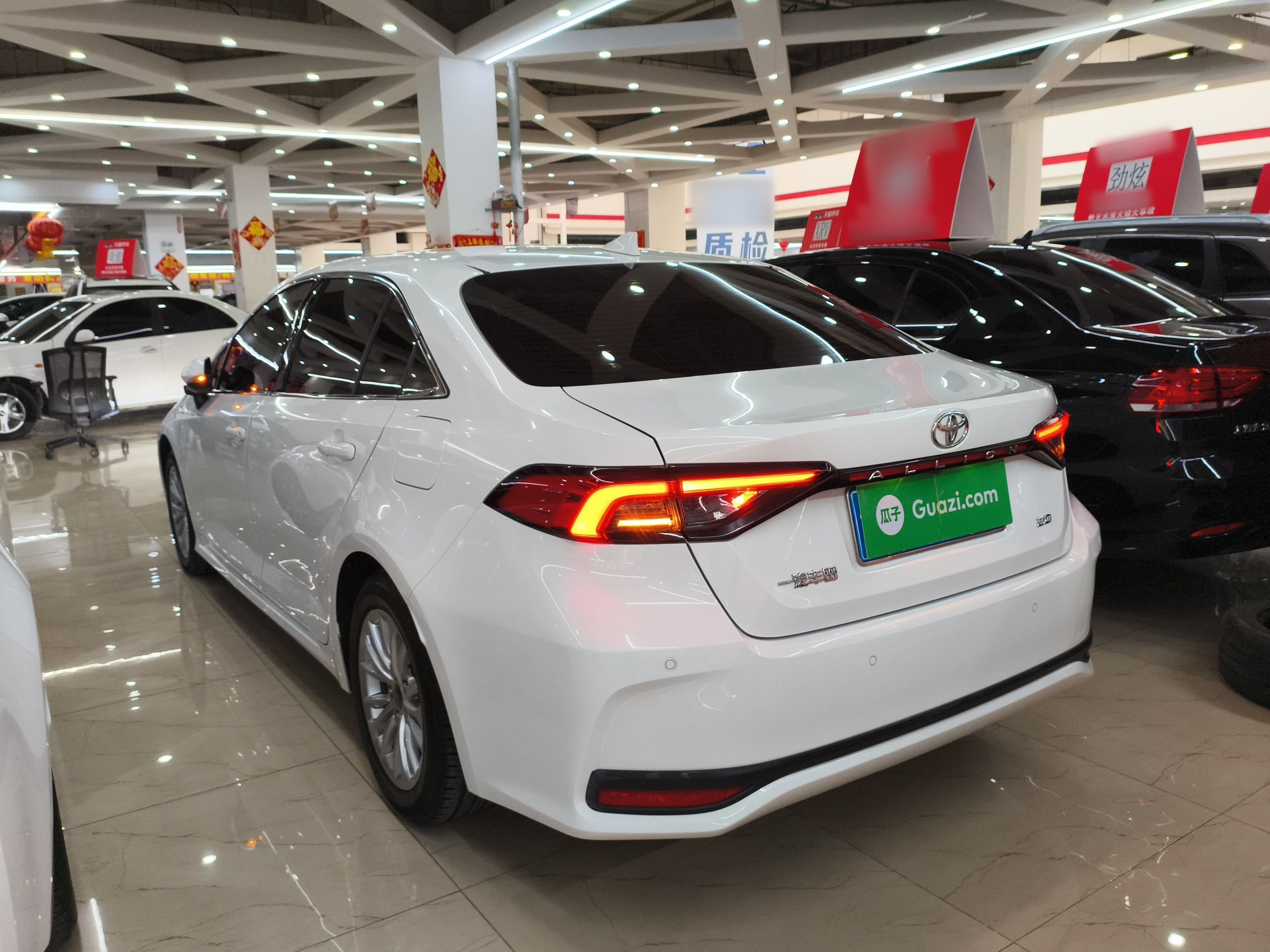 Toyota Crown 2022 thumb 4