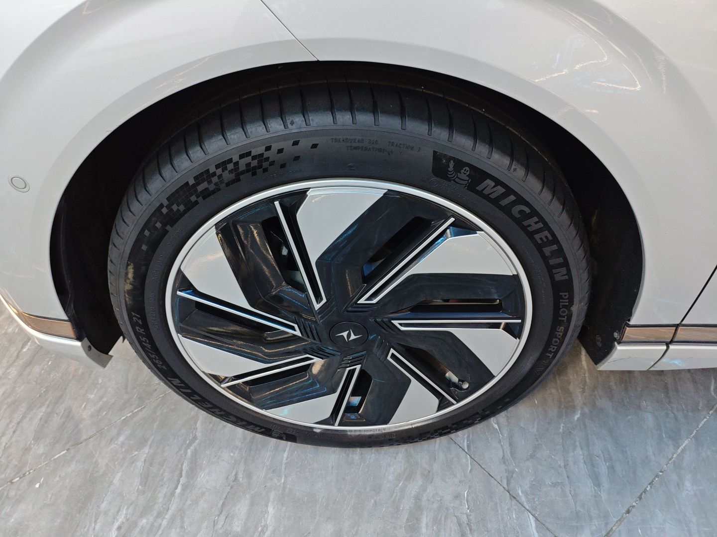 Dongfeng Yipai eπ008 2025 thumb 8