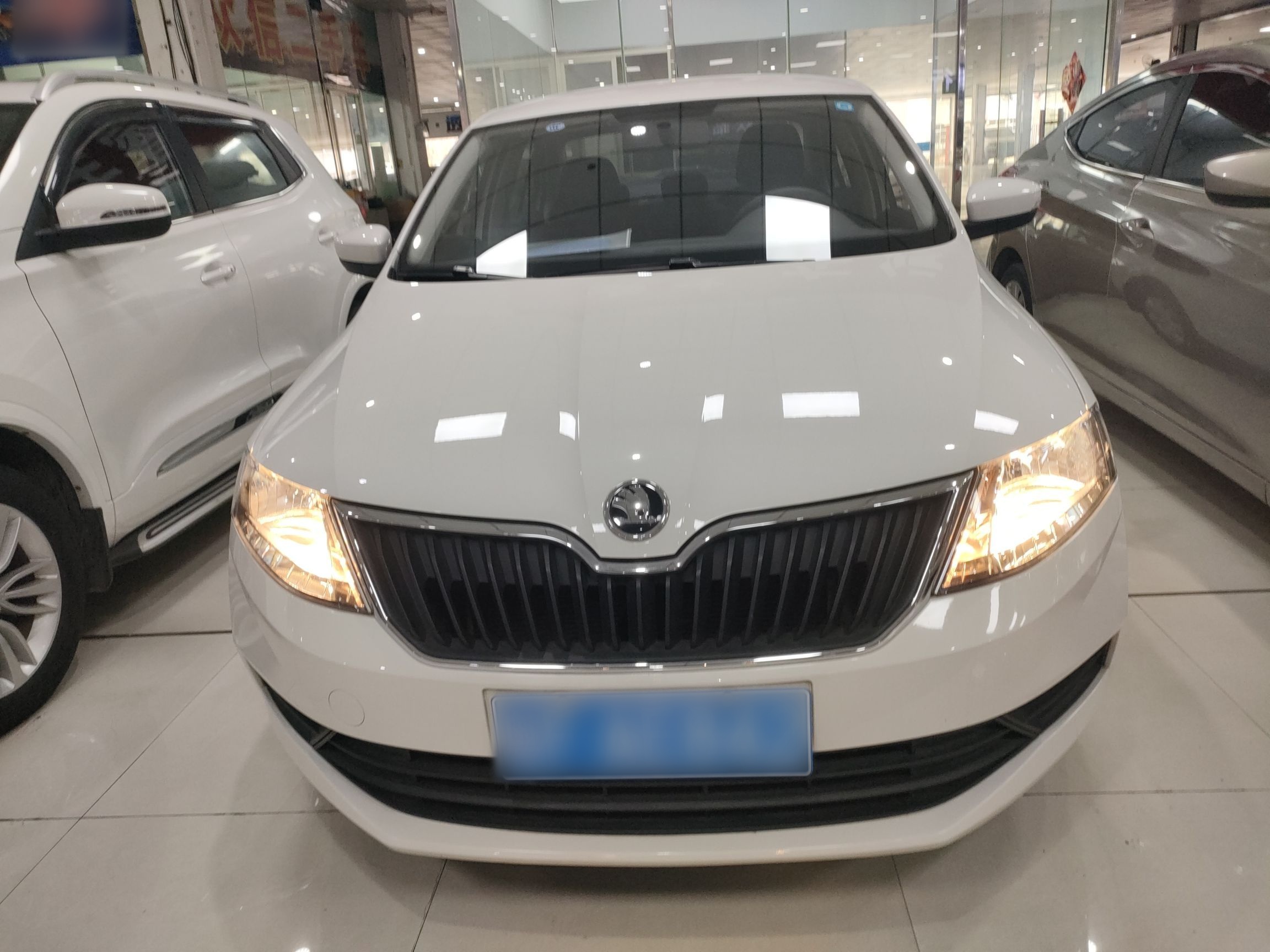 Skoda Rapid 2019 thumb 2