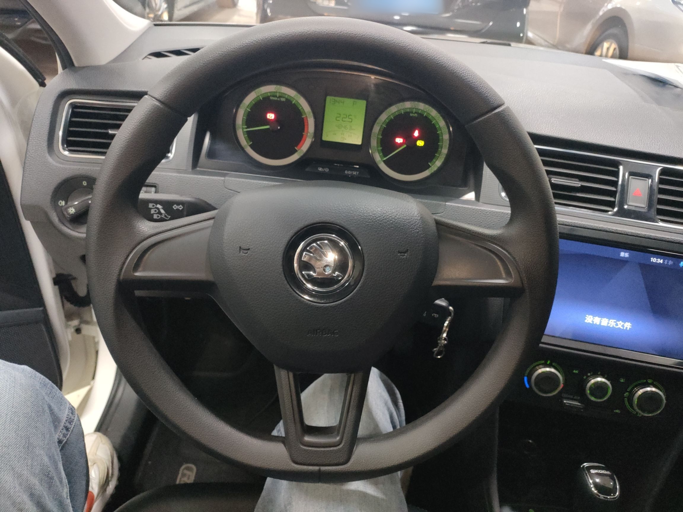 Skoda Rapid 2019 thumb 10