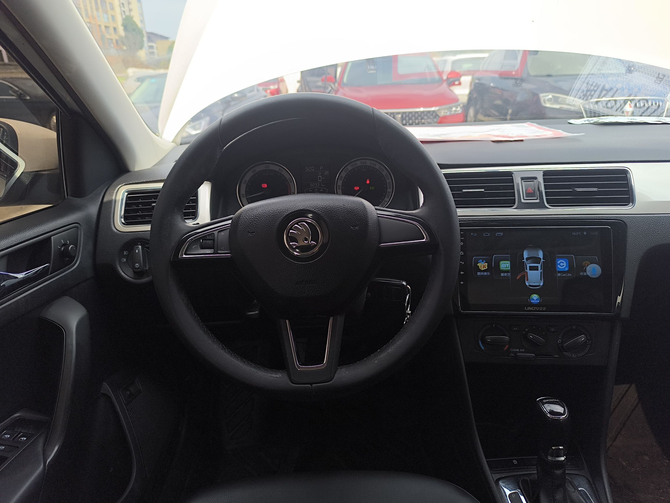 Skoda Rapid 2019 thumb 10