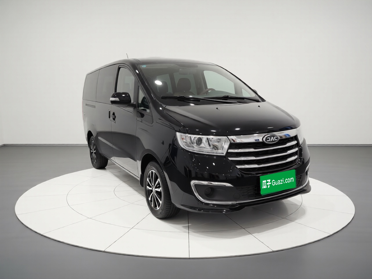 JAC Refine M3 2019 thumb 2