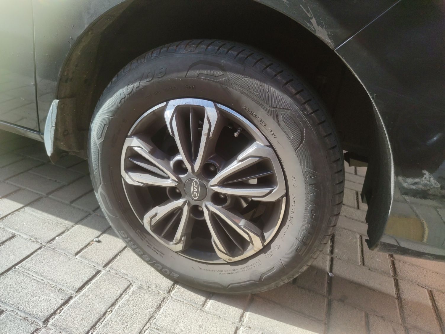JAC Refine M3 2019 thumb 5