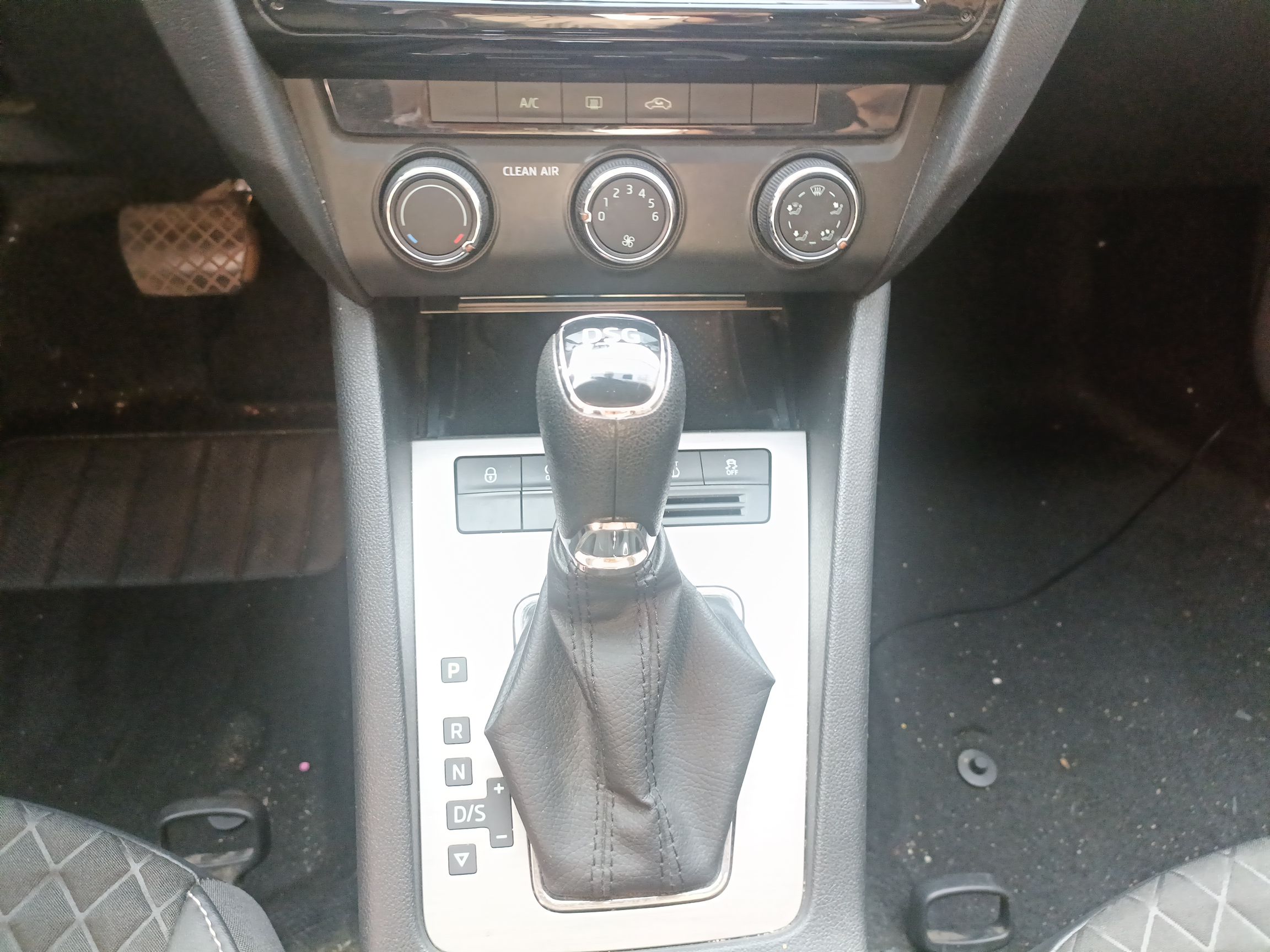 Skoda Octavia 2019 thumb 12