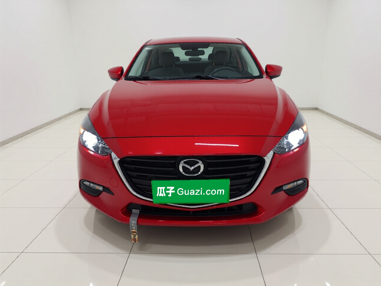 Mazda 3 2019 thumb 2