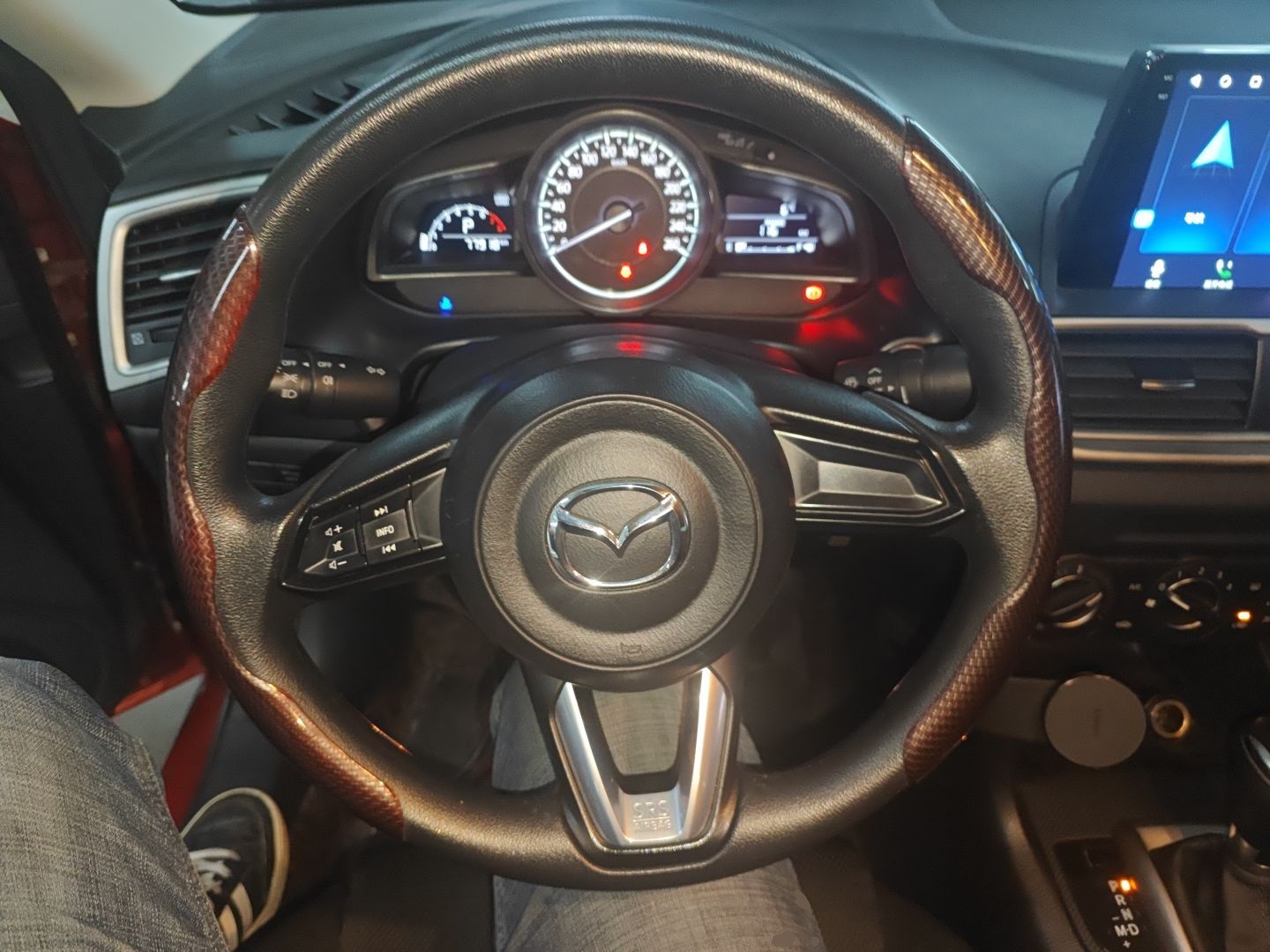 Mazda 3 2019 thumb 10