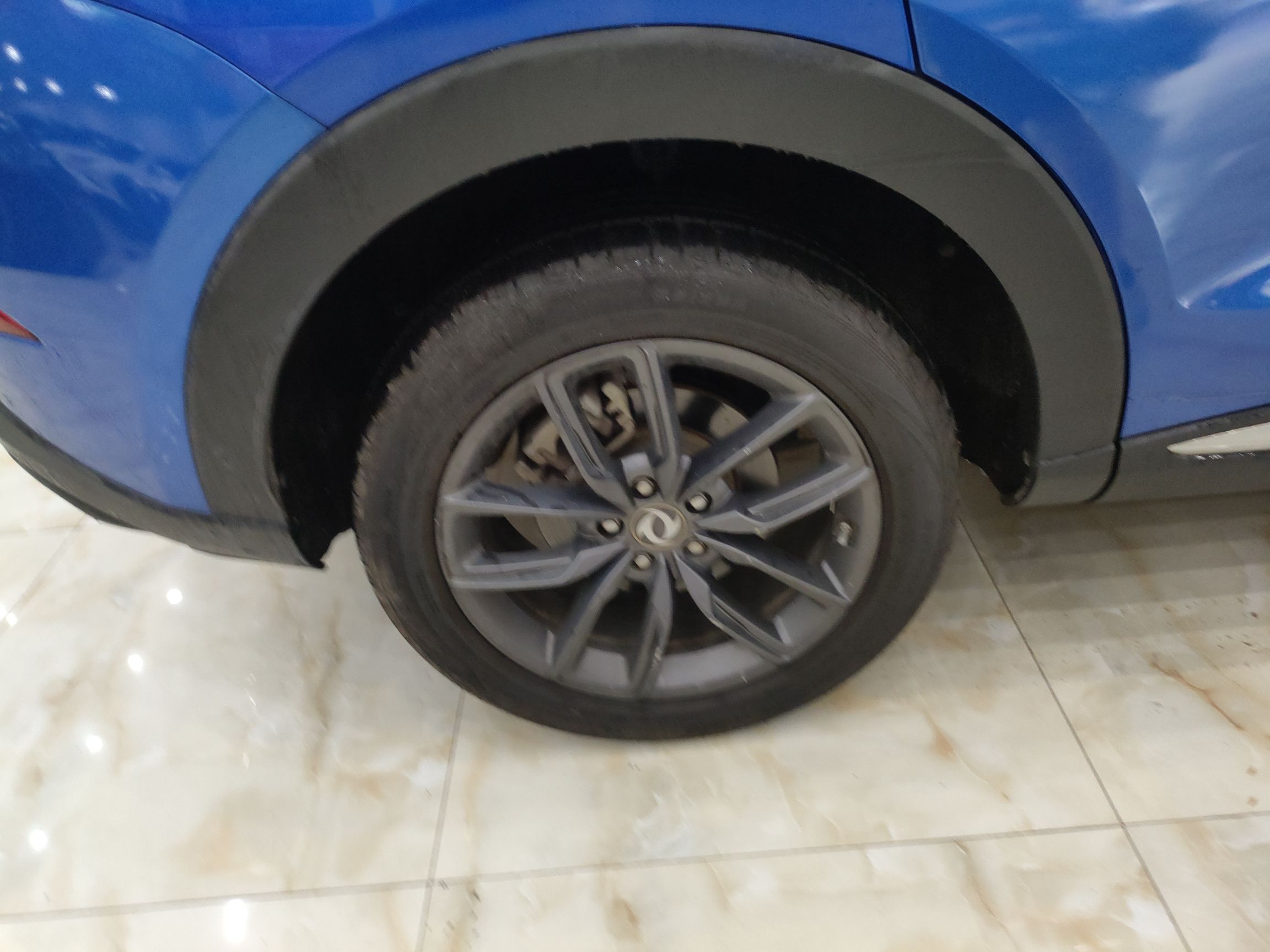 Dongfeng Fengon ix5 2019 thumb 9