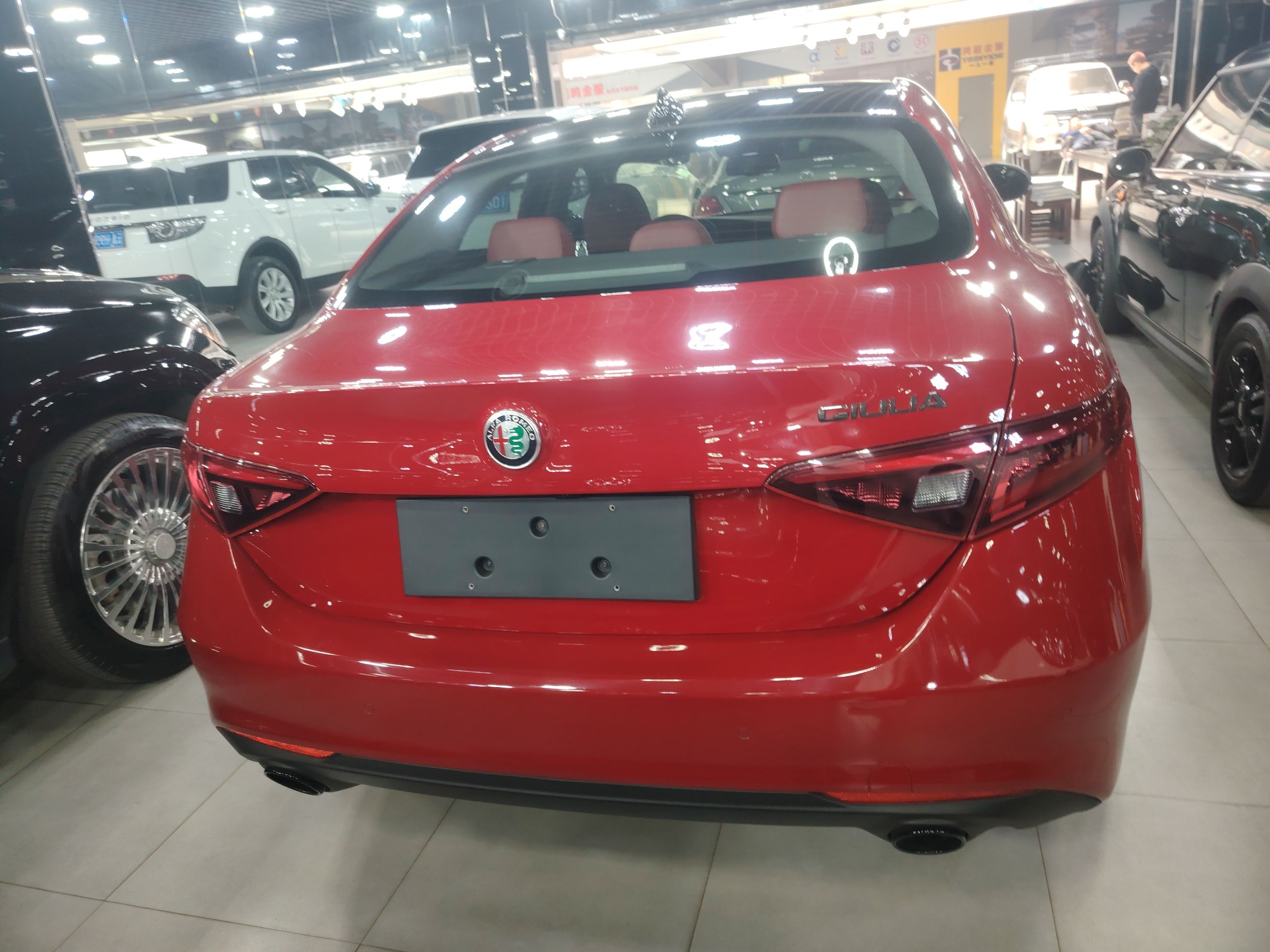 Alfa Romeo Giulia 2019 thumb 3