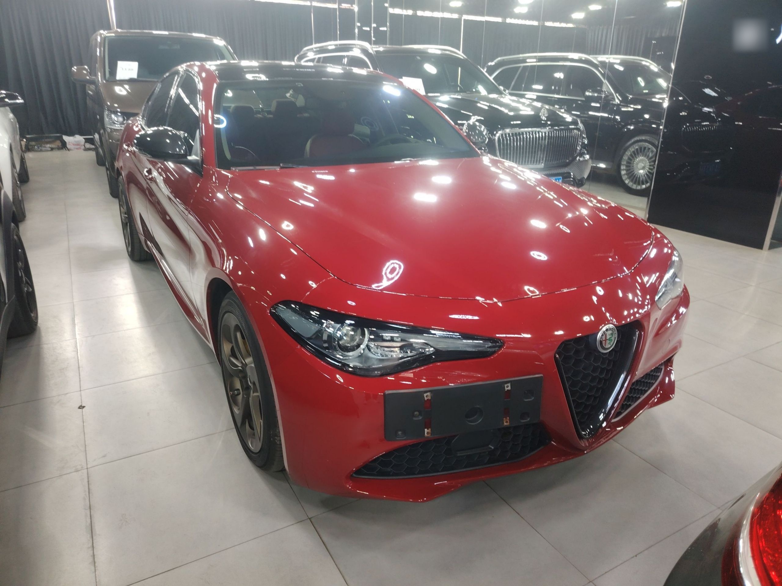 Alfa Romeo Giulia 2019 thumb 5