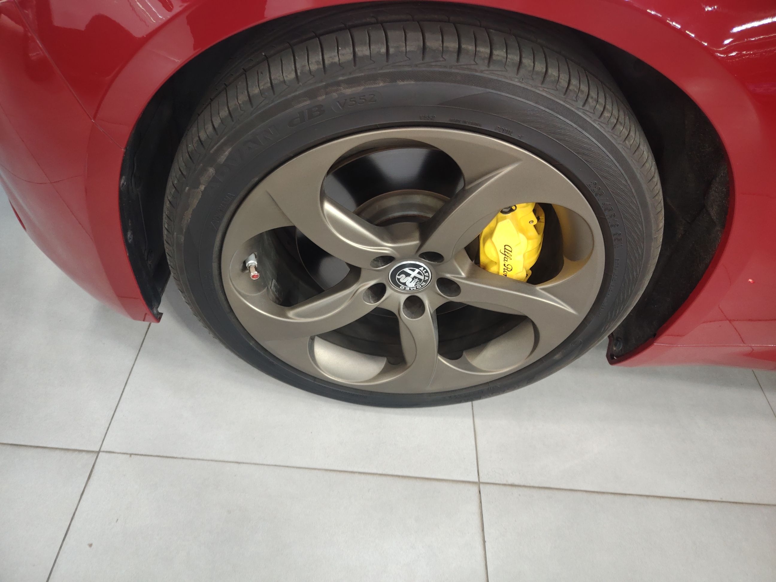 Alfa Romeo Giulia 2019 thumb 8