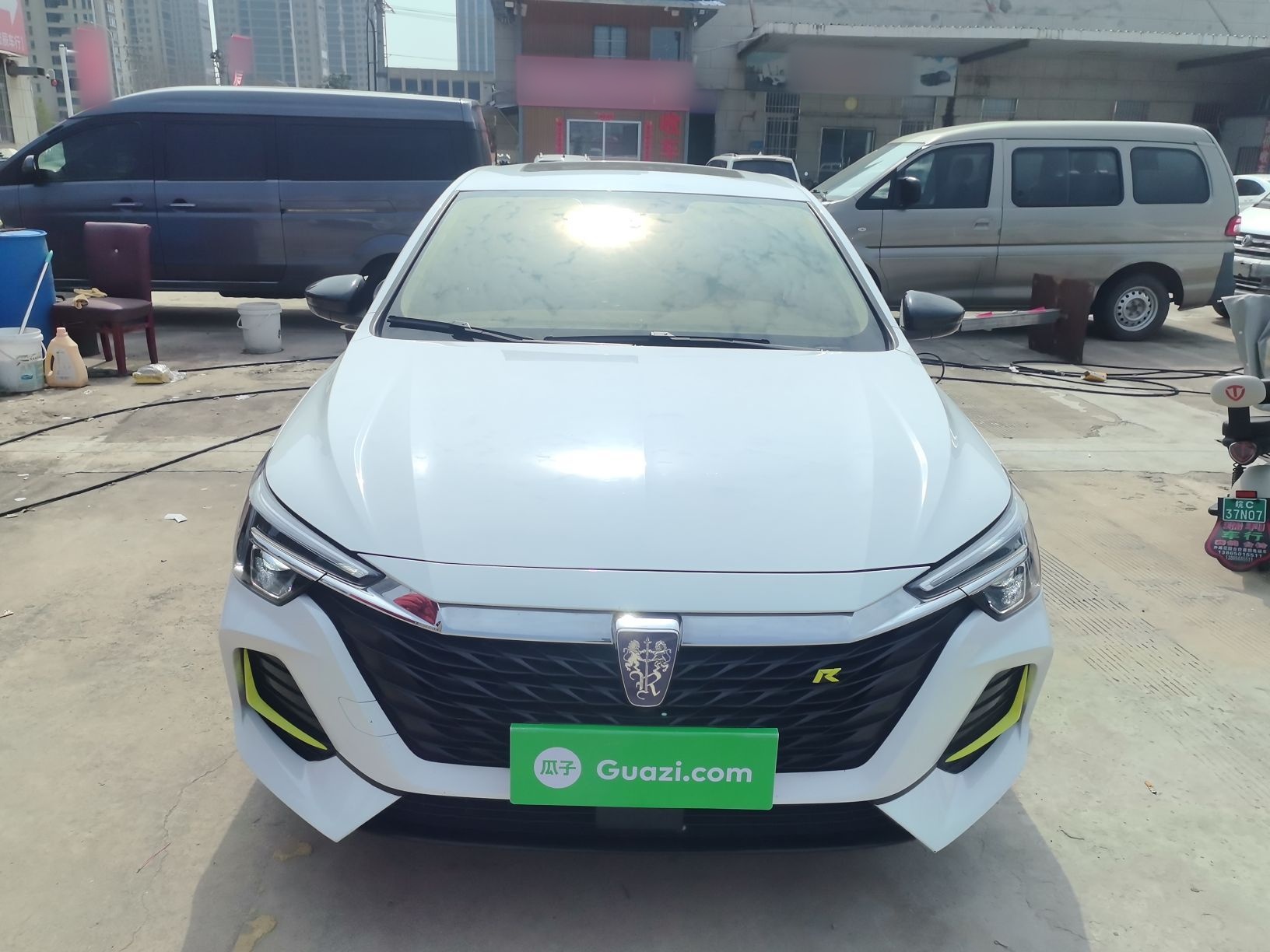 Roewe i6 2020 thumb 2
