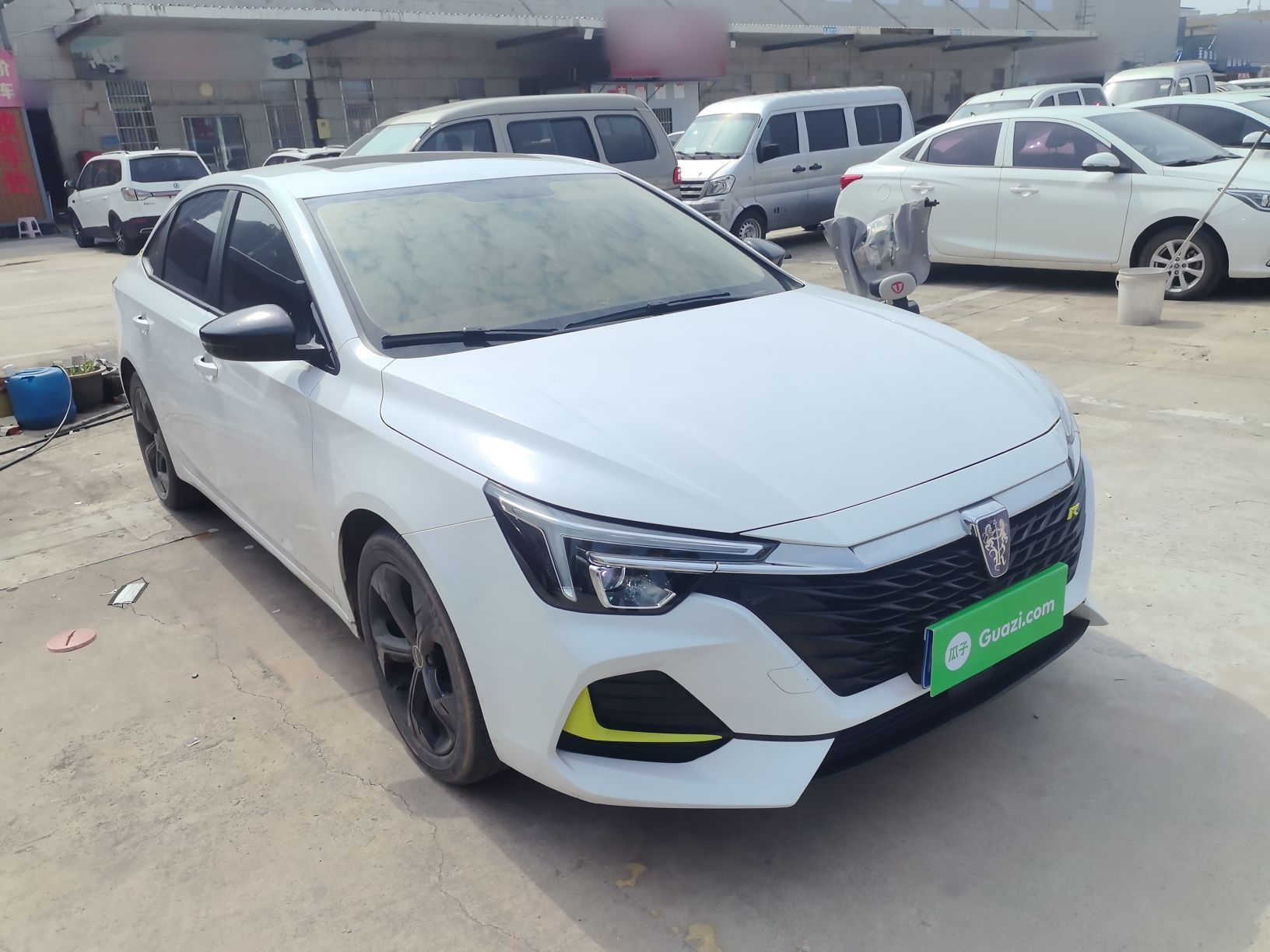 Roewe i6 2020 thumb 3