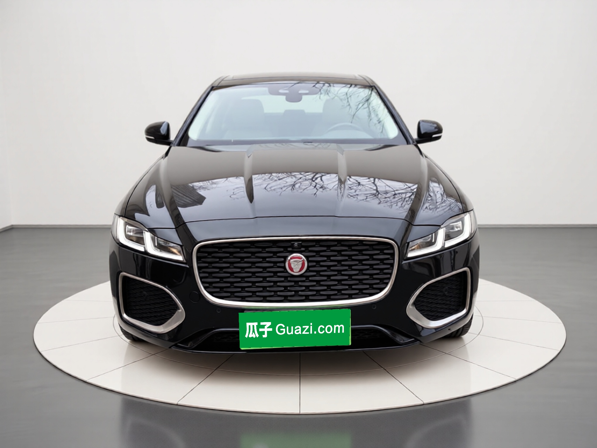 Jaguar XF 2024 thumb 2